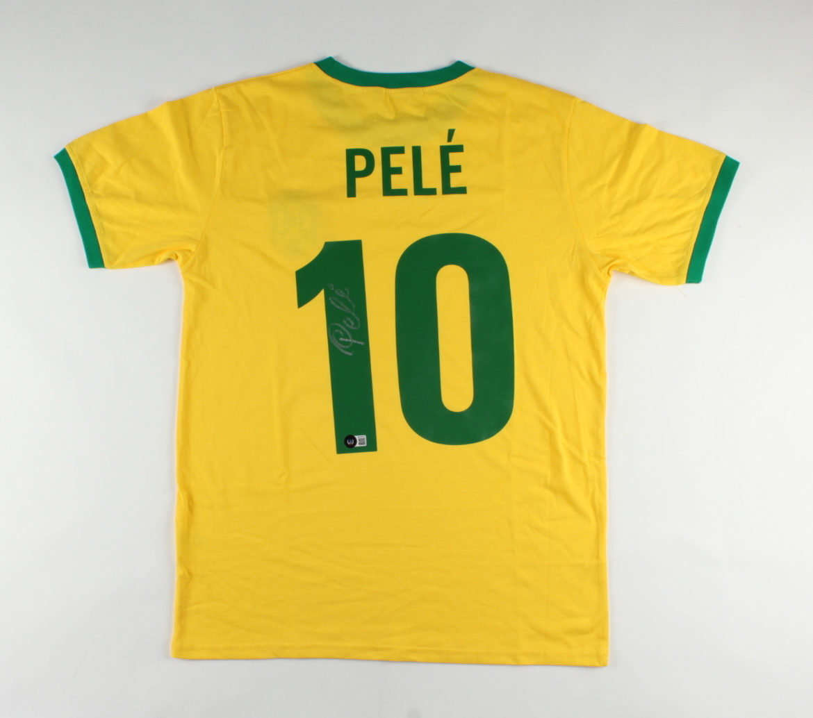 Pele Signed Jersey (Beckett Hologram) at PristineAuction.com Pele Signed Jersey (Beckett Hologram) at PristineAuction.com