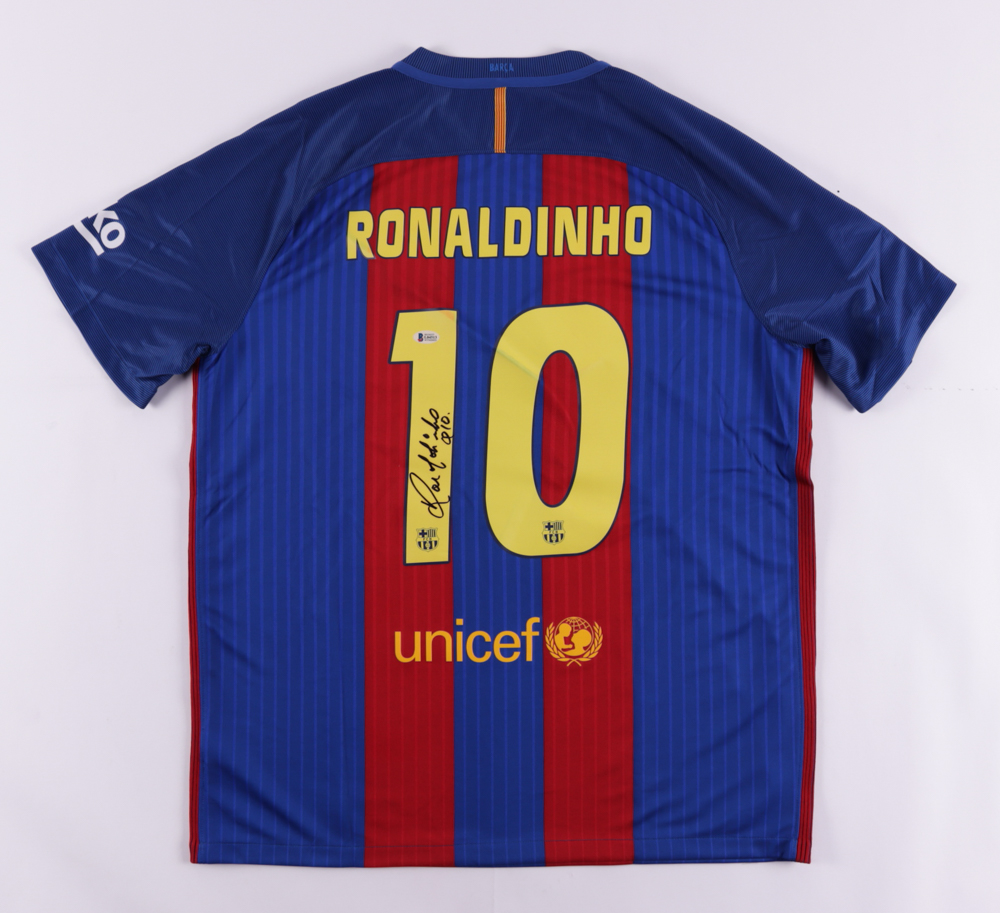 Ronaldinho Signed FC Barcelona Jersey Inscribed "R10" (Beckett COA) (See Description) at PristineAuction.com Ronaldinho Signed FC Barcelona Jersey Inscribed "R10" (Beckett COA) (See Description) at PristineAuction.com
