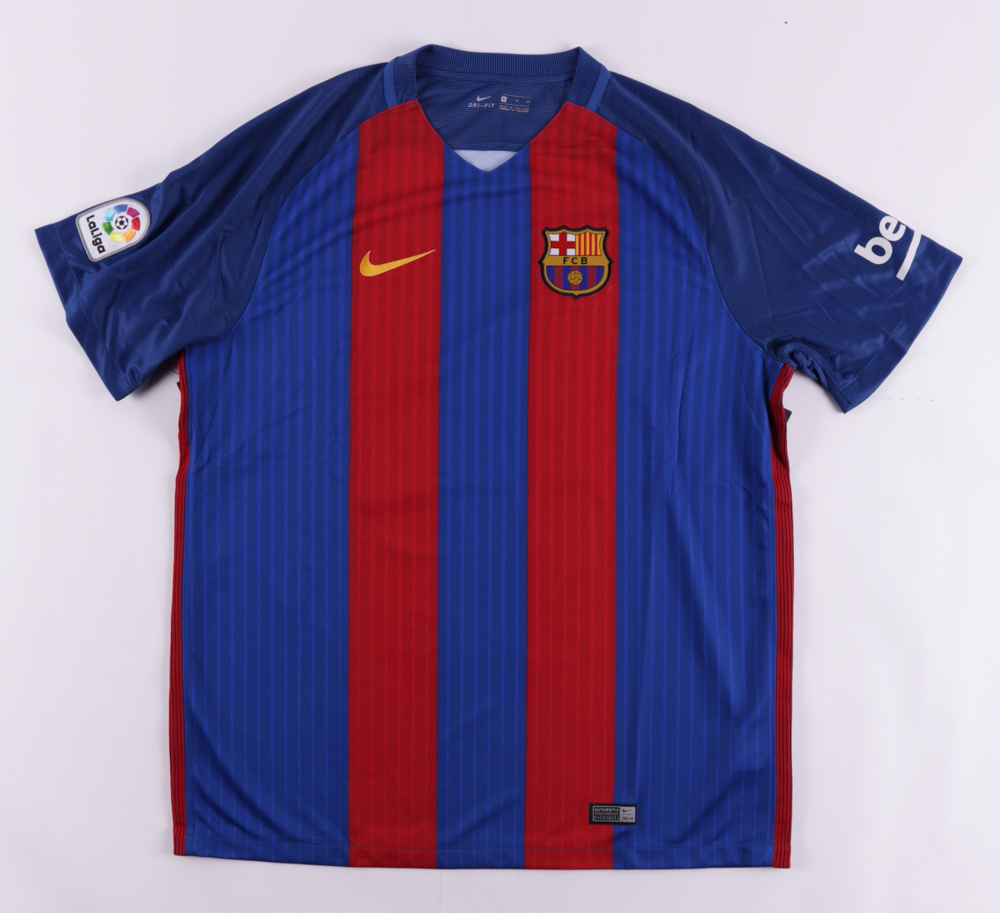 Ronaldinho Signed FC Barcelona Jersey Inscribed "R10" (Beckett COA) (See Description) at PristineAuction.com Ronaldinho Signed FC Barcelona Jersey Inscribed "R10" (Beckett COA) (See Description) at PristineAuction.com