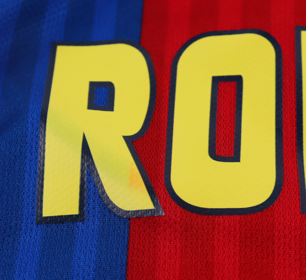 Ronaldinho Signed FC Barcelona Jersey Inscribed "R10" (Beckett COA) (See Description) at PristineAuction.com Ronaldinho Signed FC Barcelona Jersey Inscribed "R10" (Beckett COA) (See Description) at PristineAuction.com