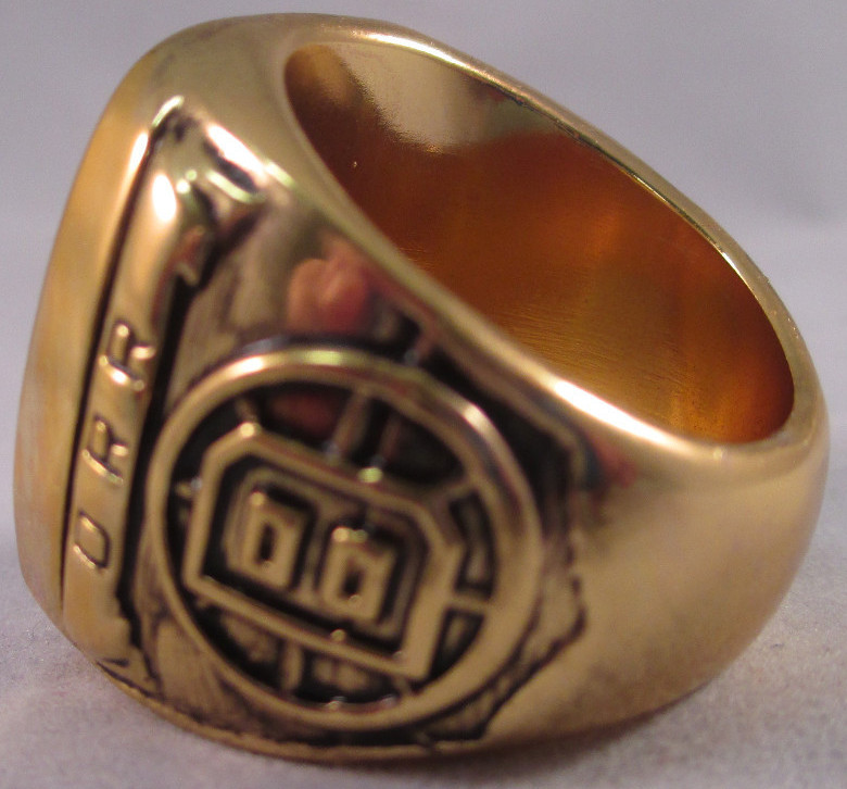 Bobby Orr Boston Bruins High Quality Replica 1970 Stanley Cup Championship Ring at PristineAuction.com Bobby Orr Boston Bruins High Quality Replica 1970 Stanley Cup Championship Ring at PristineAuction.com