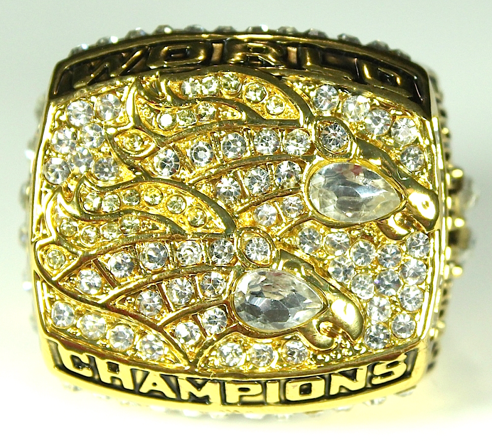 John Elway Denver Broncos High Quality Replica 1999 Super Bowl XXXIII Championship Ring at PristineAuction.com John Elway Denver Broncos High Quality Replica 1999 Super Bowl XXXIII Championship Ring at PristineAuction.com