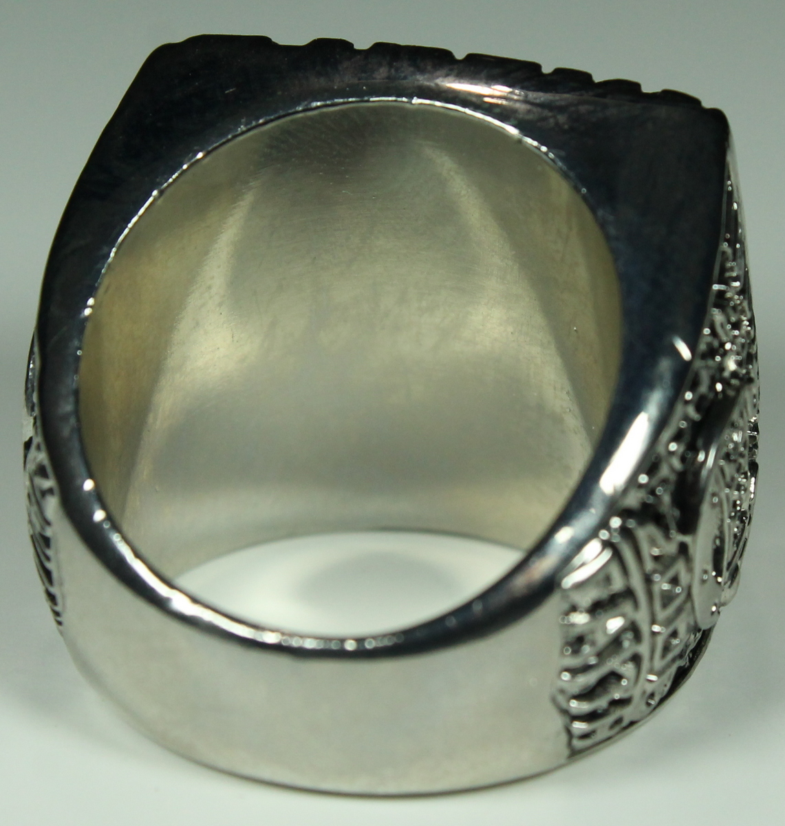 Peyton Manning Colts High Quality Replica 2006 Super Bowl XLI Championship Ring at PristineAuction.com Peyton Manning Colts High Quality Replica 2006 Super Bowl XLI Championship Ring at PristineAuction.com