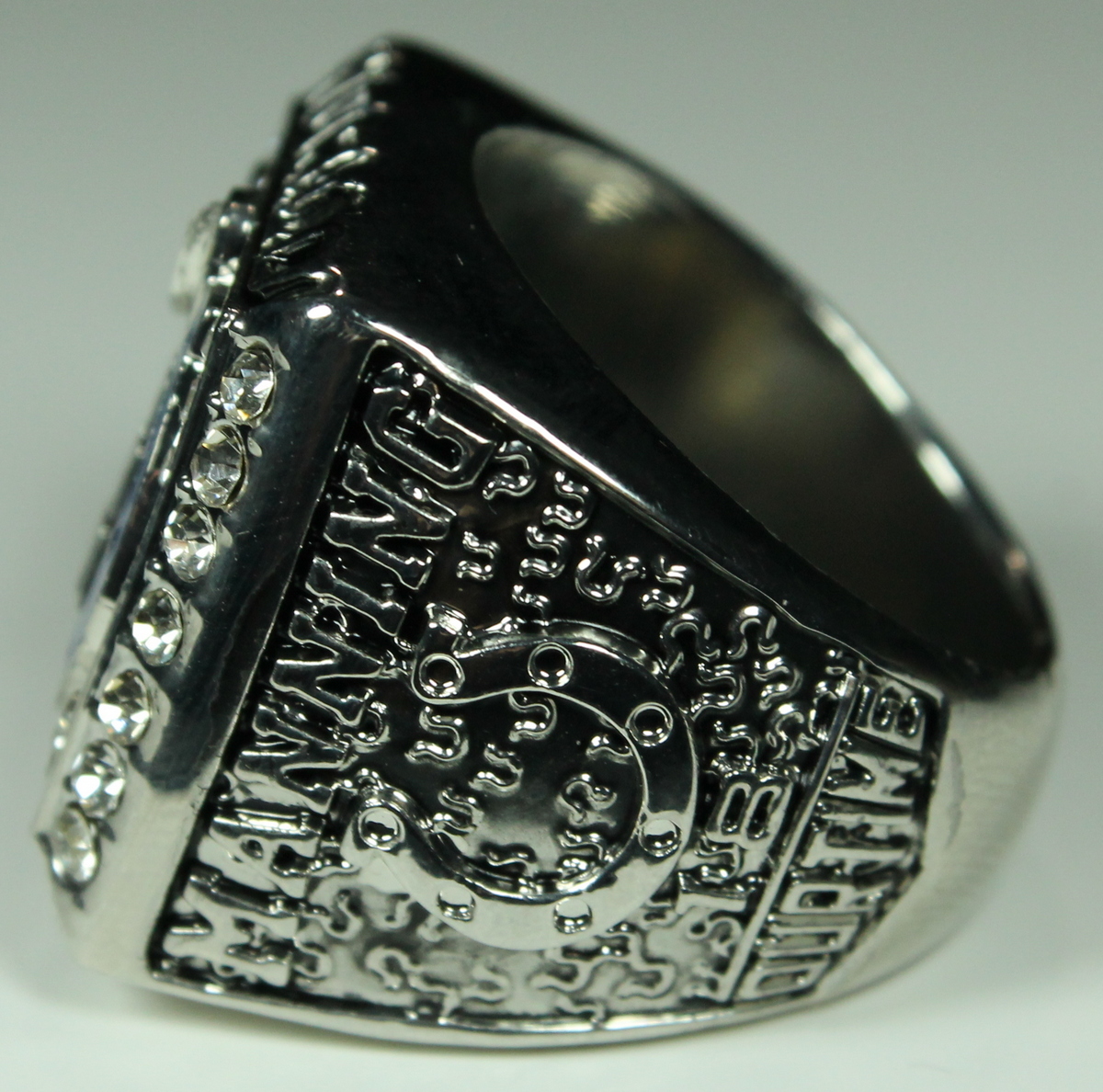 Peyton Manning Colts High Quality Replica 2006 Super Bowl XLI Championship Ring at PristineAuction.com Peyton Manning Colts High Quality Replica 2006 Super Bowl XLI Championship Ring at PristineAuction.com