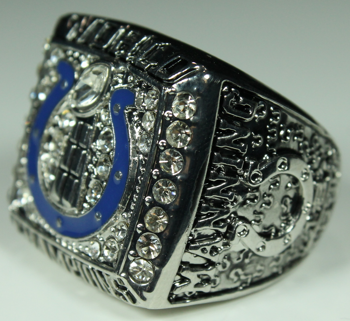 Peyton Manning Colts High Quality Replica 2006 Super Bowl XLI Championship Ring at PristineAuction.com Peyton Manning Colts High Quality Replica 2006 Super Bowl XLI Championship Ring at PristineAuction.com