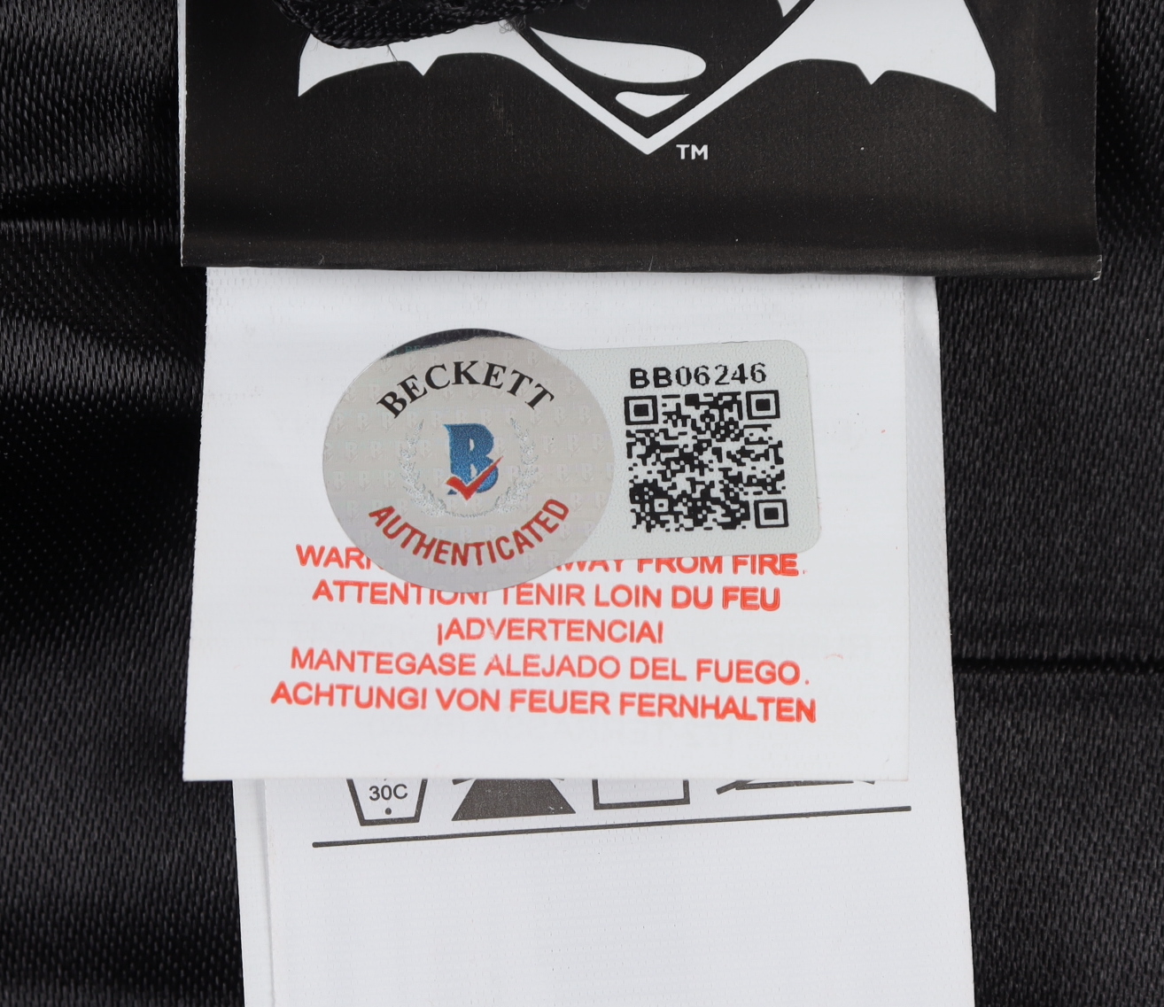 Kevin Conroy Signed "Batman vs Superman" Cape Inscribed "Batman" (Beckett Hologram) at PristineAuction.com Kevin Conroy Signed "Batman vs Superman" Cape Inscribed "Batman" (Beckett Hologram) at PristineAuction.com