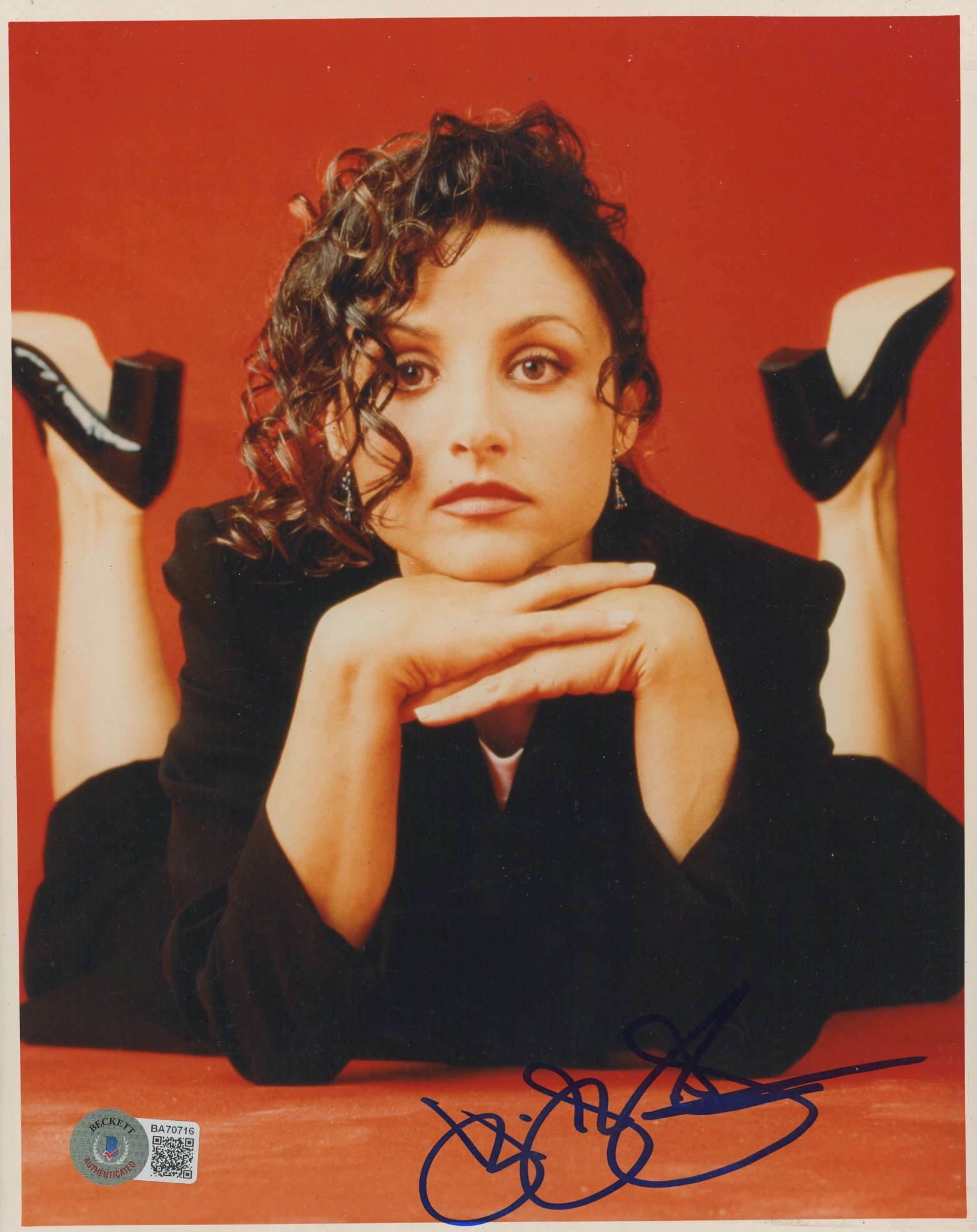 Julia Louis-Dreyfus Signed 8x10 Photo (Beckett COA) | Pristine Auction