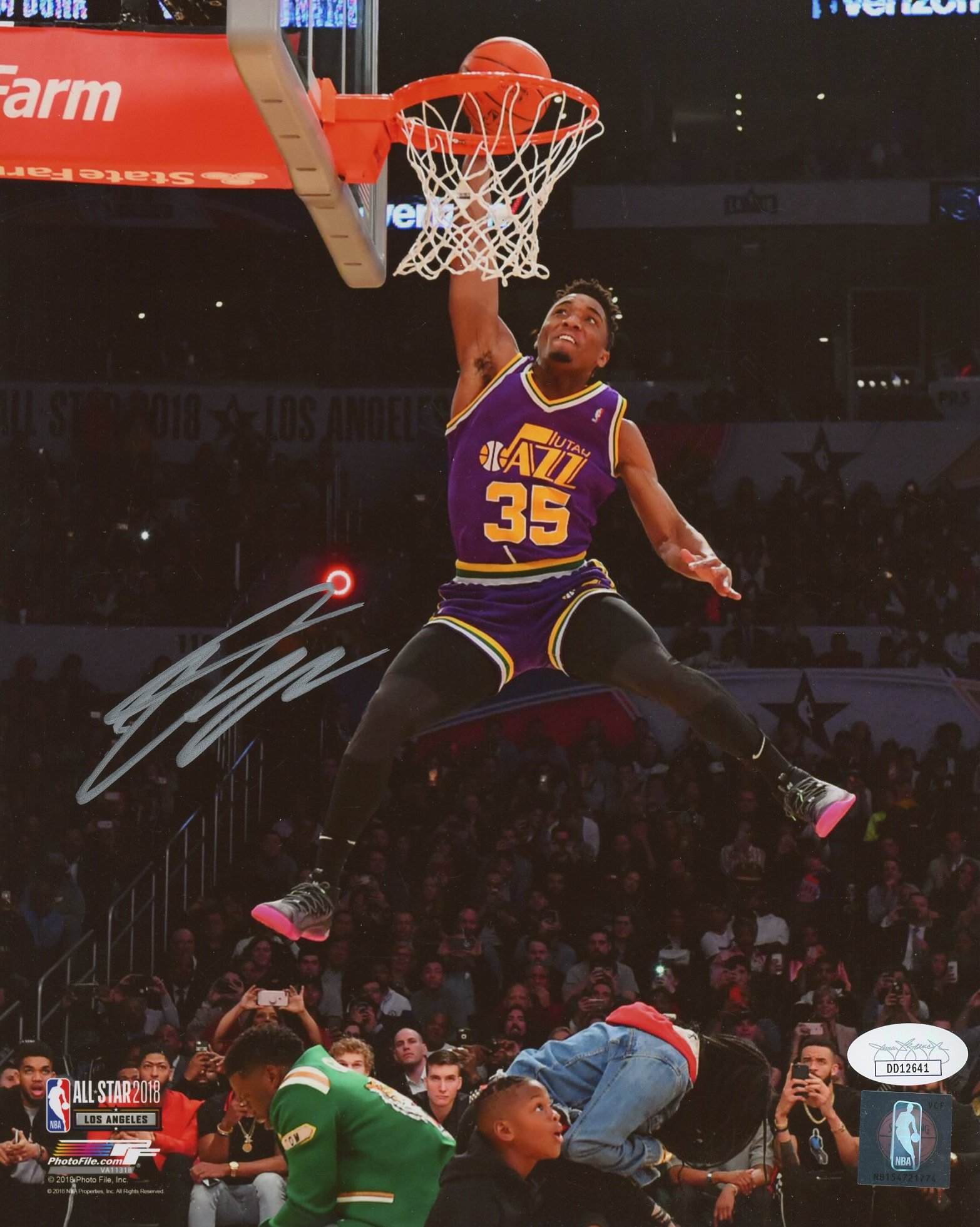 Donovan Mitchell Signed Jazz 8x10 Photo (JSA COA) at PristineAuction.com Donovan Mitchell Signed Jazz 8x10 Photo (JSA COA) at PristineAuction.com