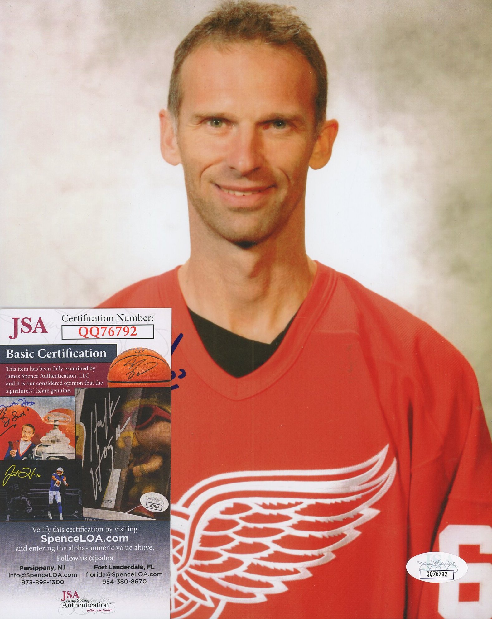 Dominik Hasek Signed Red Wings 8x10 Photo (JSA COA) at PristineAuction.com Dominik Hasek Signed Red Wings 8x10 Photo (JSA COA) at PristineAuction.com