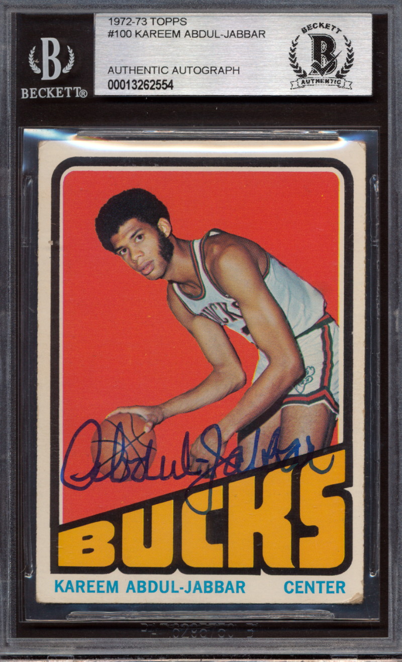 Kareem Abdul-Jabbar Signed 1972-73 Topps #100 (BGS Encapsulated) at PristineAuction.com Kareem Abdul-Jabbar Signed 1972-73 Topps #100 (BGS Encapsulated) at PristineAuction.com