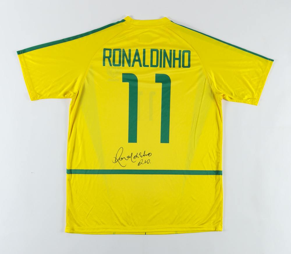Ronaldinho Signed Jersey Inscribed "R10" (Beckett Hologram) at PristineAuction.com Ronaldinho Signed Jersey Inscribed "R10" (Beckett Hologram) at PristineAuction.com