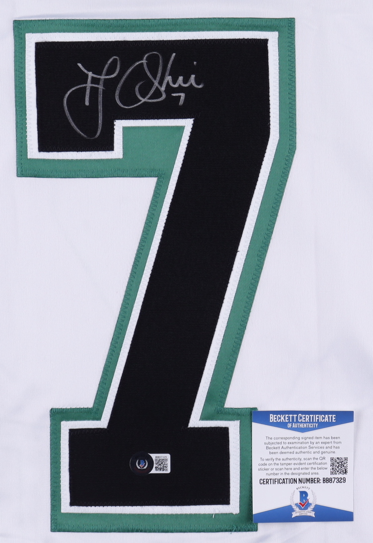 T. J. Oshie Signed Jersey (Beckett COA) at PristineAuction.com T. J. Oshie Signed Jersey (Beckett COA) at PristineAuction.com