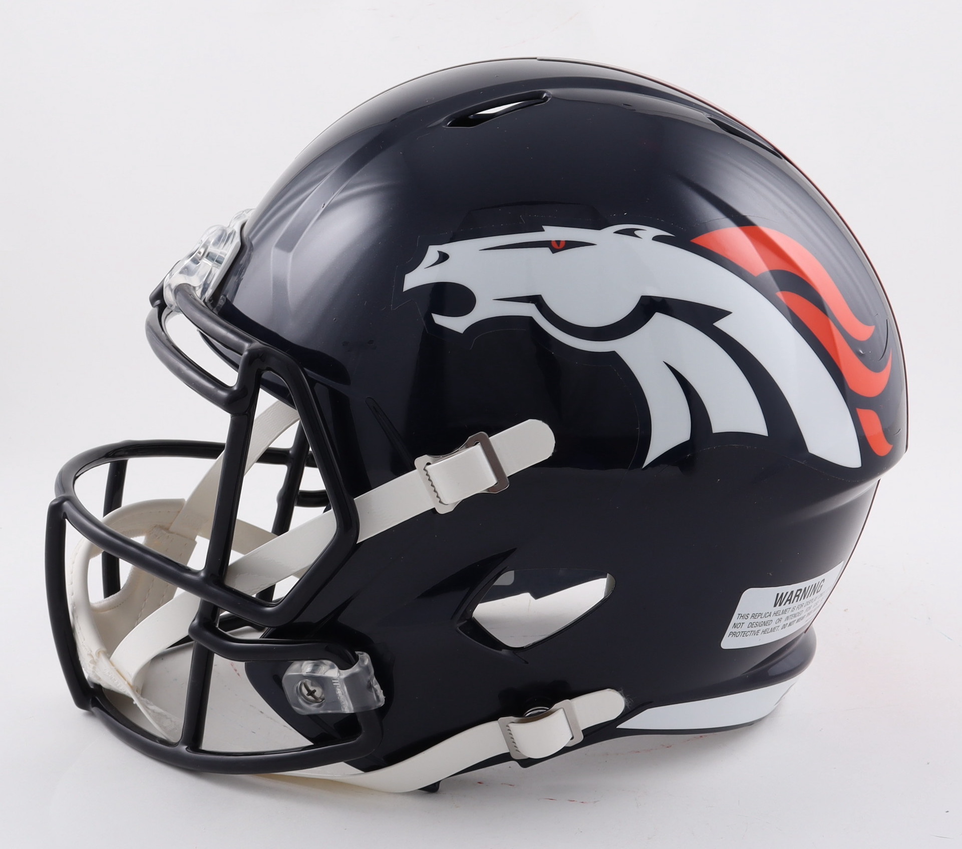 Javonte Williams Signed Broncos Full-Size Speed Helmet (Beckett) at PristineAuction.com Javonte Williams Signed Broncos Full-Size Speed Helmet (Beckett) at PristineAuction.com