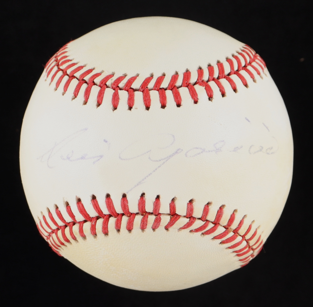 Luis Aparicio Signed OAL Baseball (PSA COA) at PristineAuction.com Luis Aparicio Signed OAL Baseball (PSA COA) at PristineAuction.com