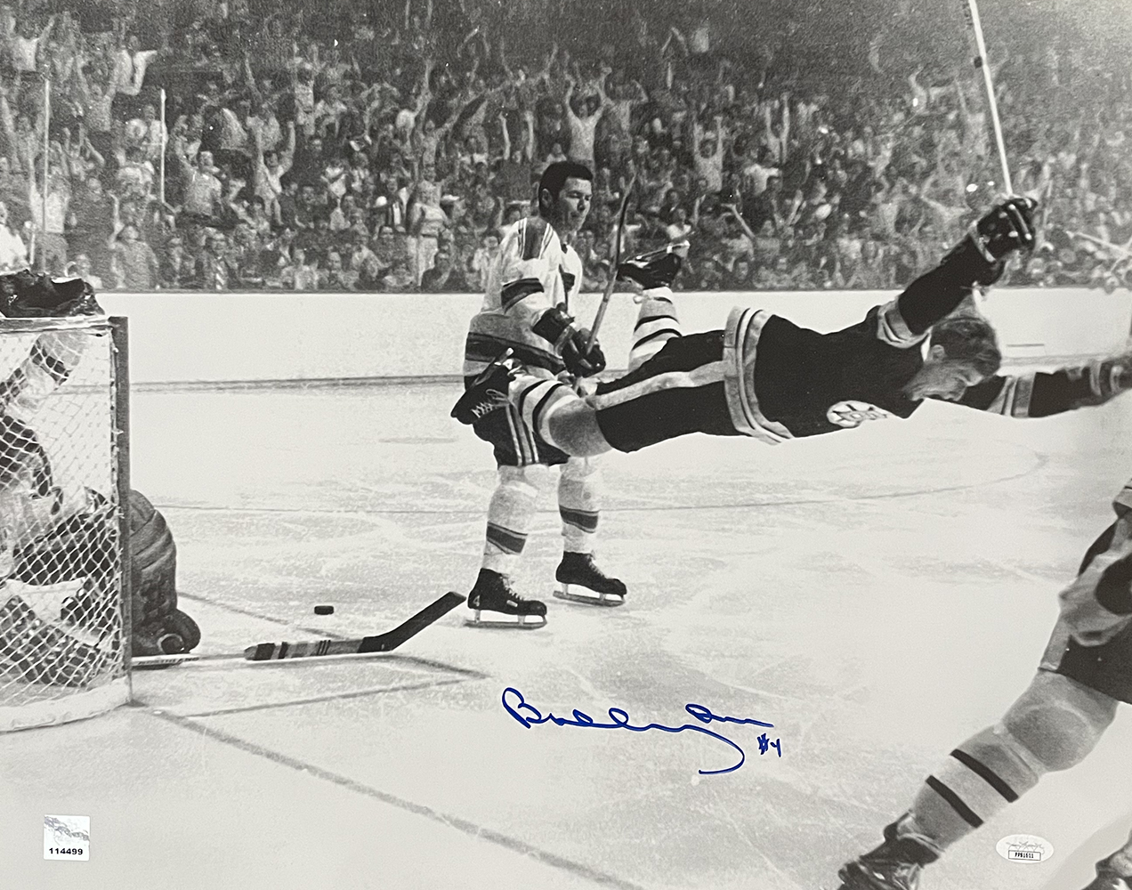 Bobby Orr Signed Bruins 16x20 Photo (JSA & Bobby Orr) at PristineAuction.com Bobby Orr Signed Bruins 16x20 Photo (JSA & Bobby Orr) at PristineAuction.com