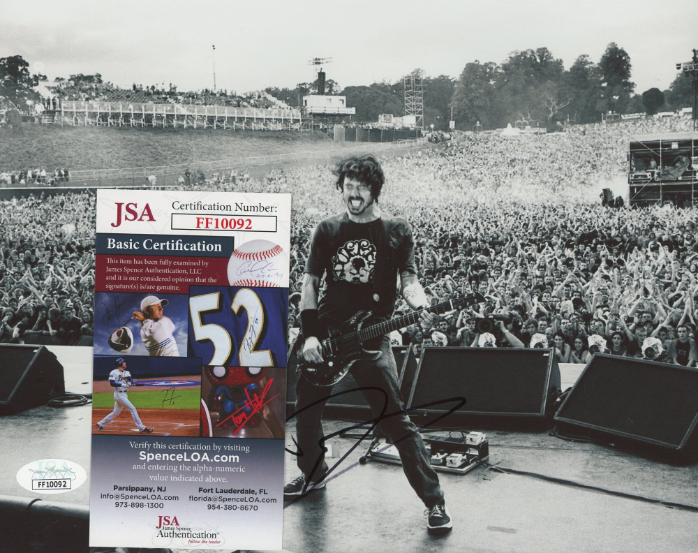 Dave Grohl Signed 8x10 Photo (JSA COA) Pristine Auction