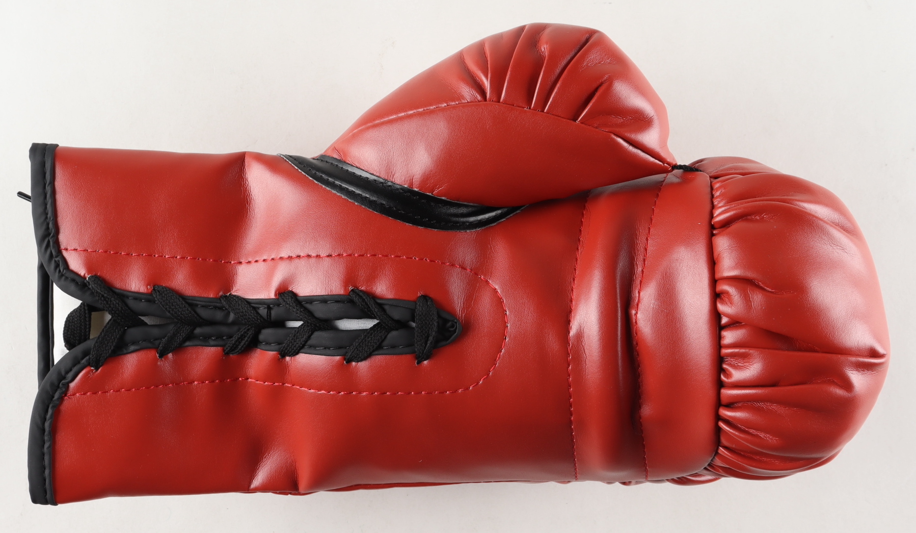 Manny Pacquiao Signed Everlast Boxing Glove (Pacquiao COA) at PristineAuction.com Manny Pacquiao Signed Everlast Boxing Glove (Pacquiao COA) at PristineAuction.com