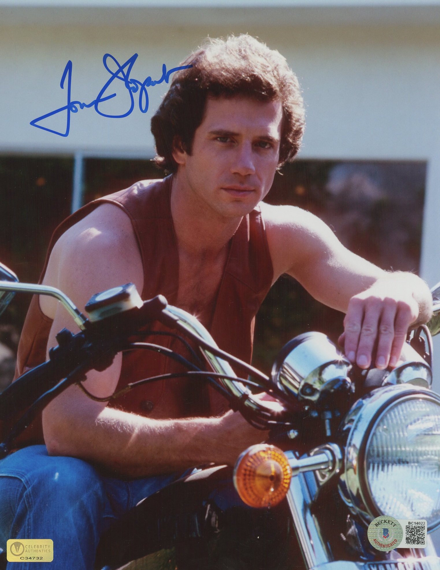 Tom Wopat Signed "The Dukes of Hazzard" 8x10 Photo (Beckett COA) at PristineAuction.com Tom Wopat Signed "The Dukes of Hazzard" 8x10 Photo (Beckett COA) at PristineAuction.com