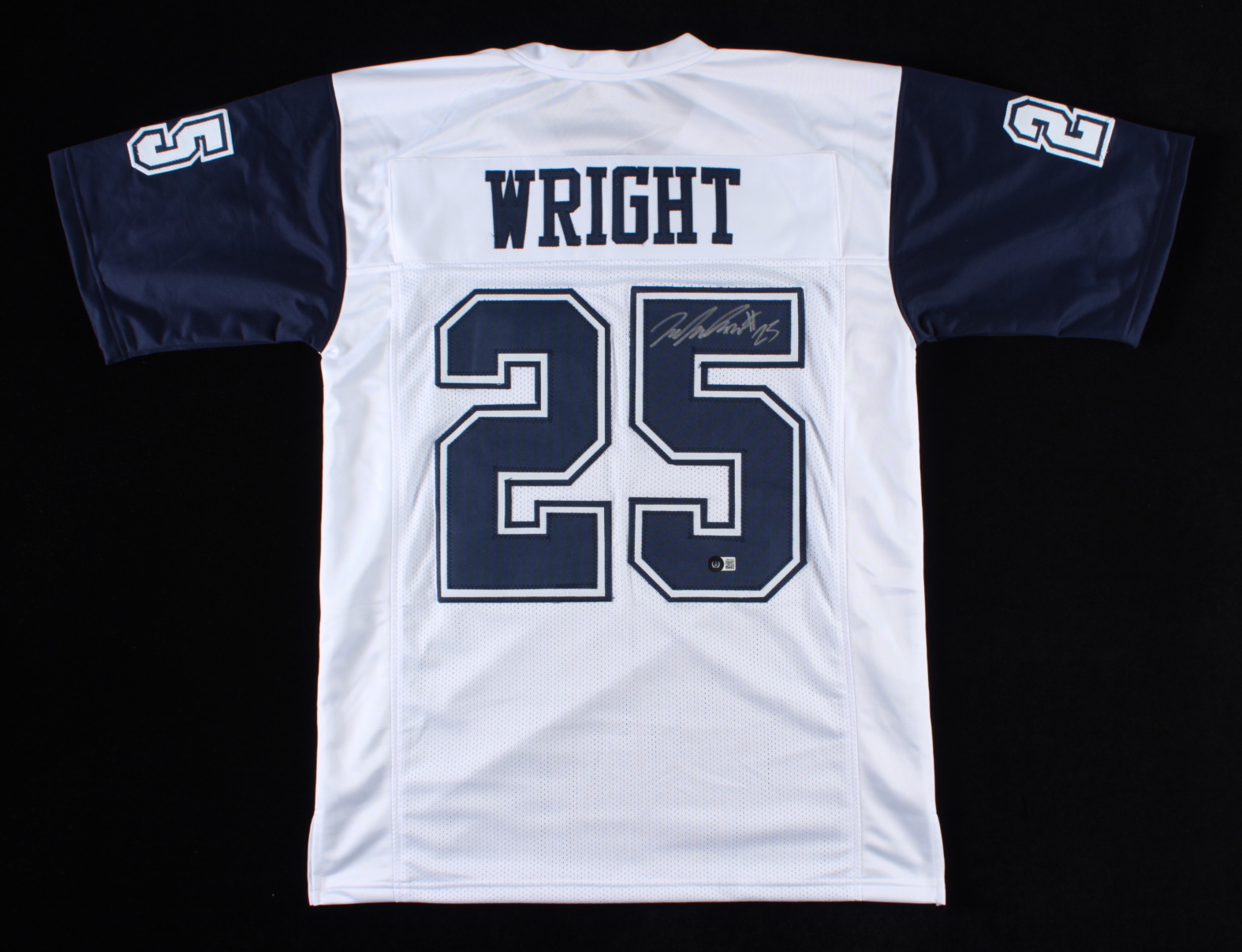 Nahshon Wright Signed Jersey (Beckett Hologram) at PristineAuction.com Nahshon Wright Signed Jersey (Beckett Hologram) at PristineAuction.com