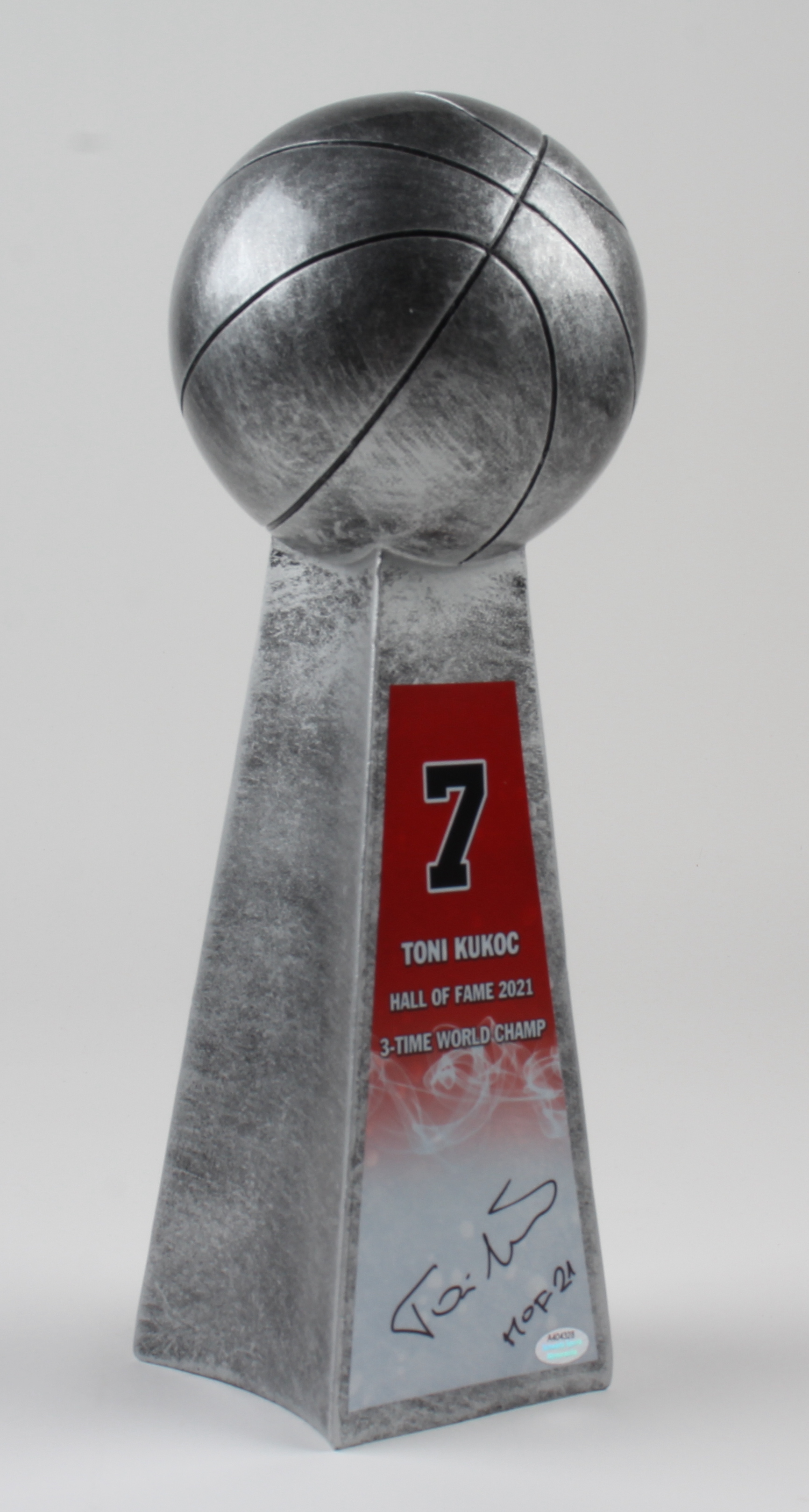 Toni Kukoc Signed 14’’ Silver Basketball Championship Trophy Inscribed "HOF 21" (Schwartz Sports COA) at PristineAuction.com Toni Kukoc Signed 14’’ Silver Basketball Championship Trophy Inscribed "HOF 21" (Schwartz Sports COA) at PristineAuction.com