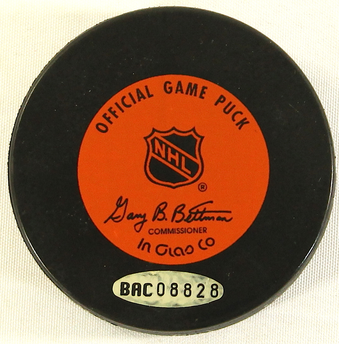 Wayne Gretzky Signed Kings Logo Hockey Puck (UDA Hologram) at PristineAuction.com Wayne Gretzky Signed Kings Logo Hockey Puck (UDA Hologram) at PristineAuction.com