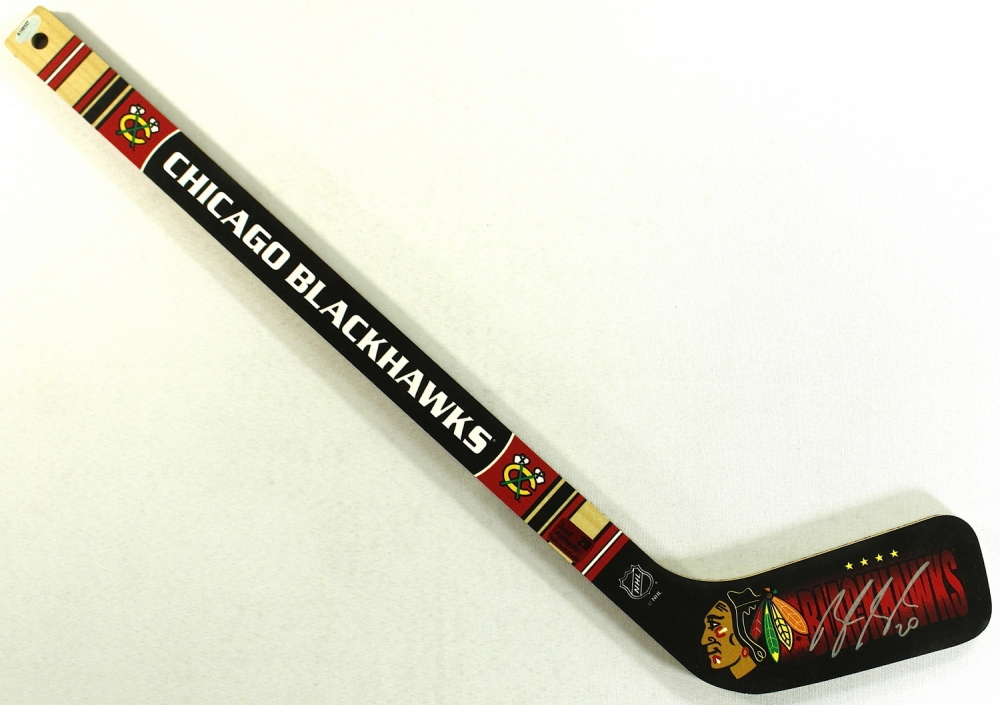 Brandon Saad Signed Blackhawks Mini Hockey Stick (Schwartz COA