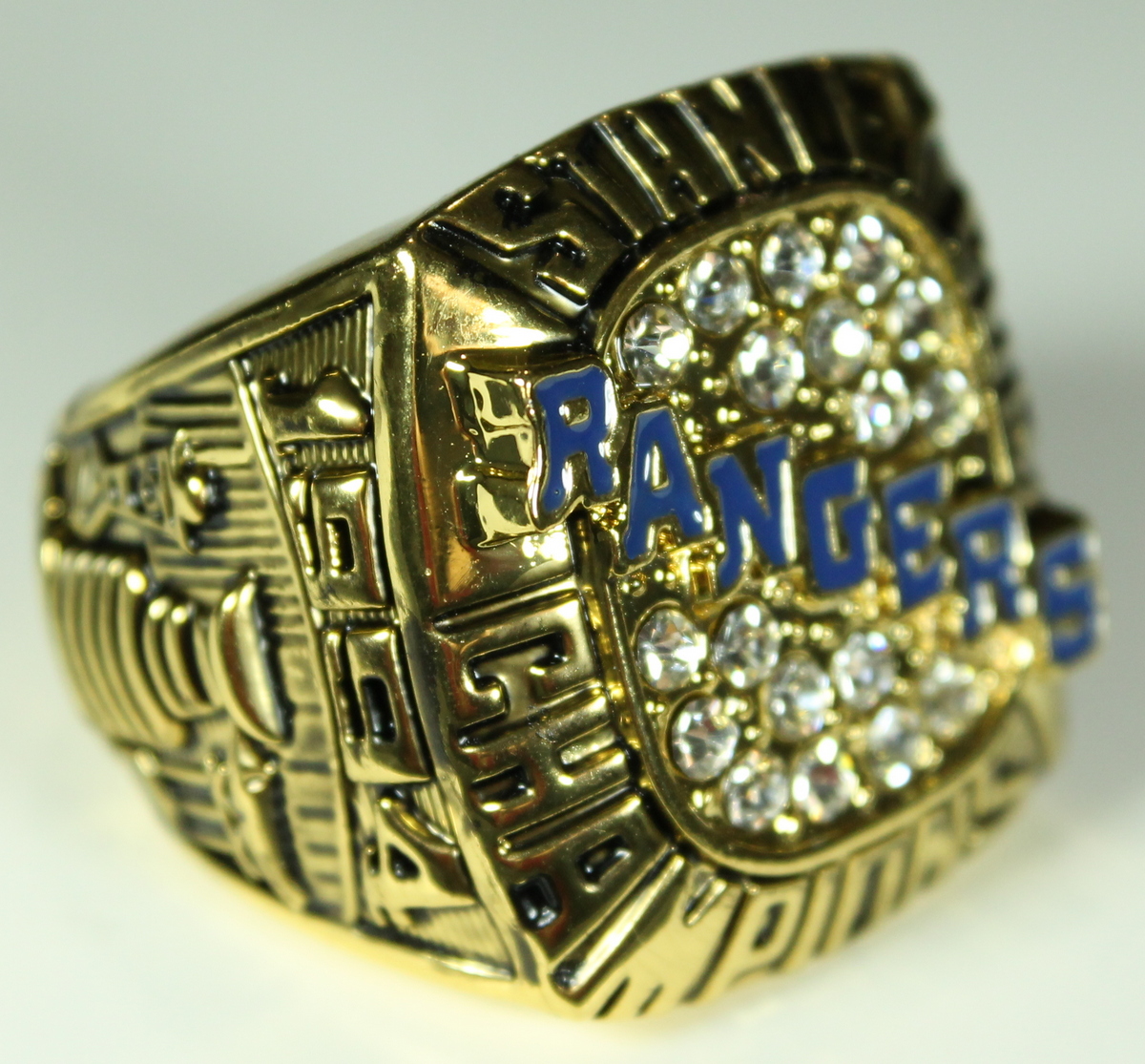 Mark Messier New York Rangers High Quality Replica 1994 Stanley Cup Championship Ring at PristineAuction.com Mark Messier New York Rangers High Quality Replica 1994 Stanley Cup Championship Ring at PristineAuction.com