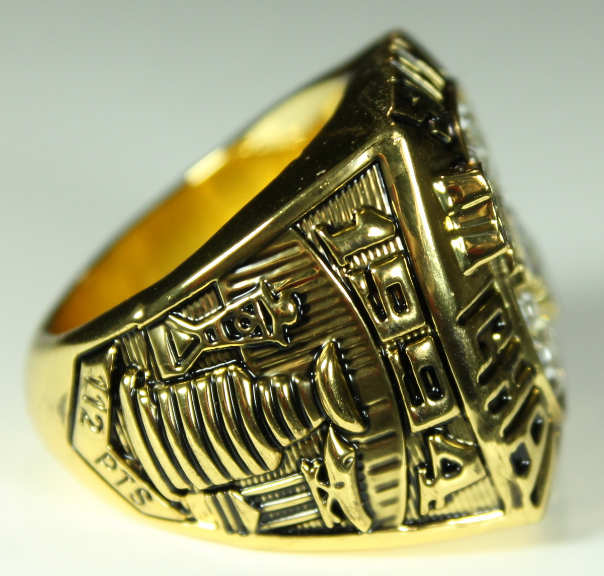 Mark Messier New York Rangers High Quality Replica 1994 Stanley Cup Championship Ring at PristineAuction.com Mark Messier New York Rangers High Quality Replica 1994 Stanley Cup Championship Ring at PristineAuction.com