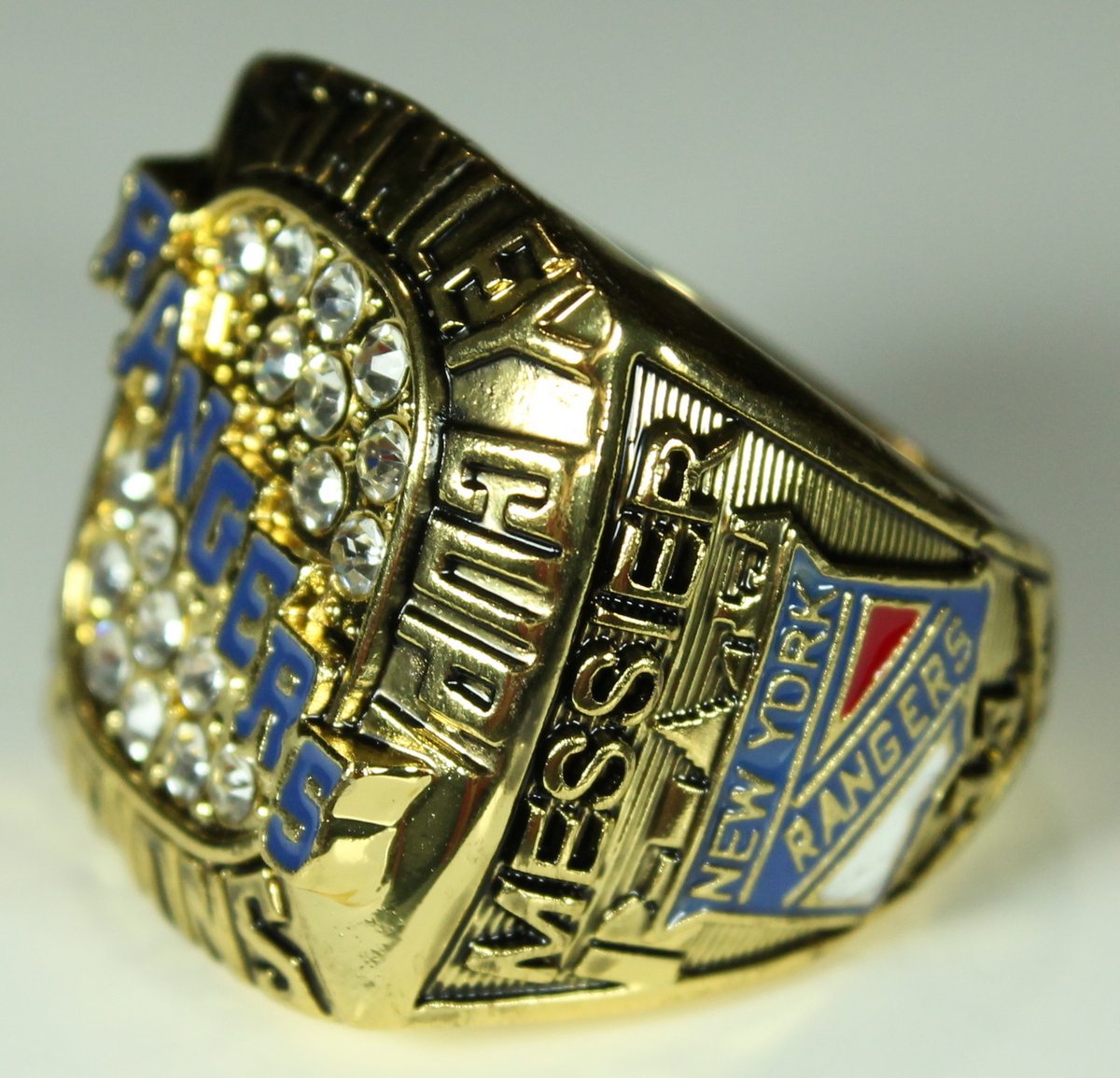 Mark Messier New York Rangers High Quality Replica 1994 Stanley Cup Championship Ring at PristineAuction.com Mark Messier New York Rangers High Quality Replica 1994 Stanley Cup Championship Ring at PristineAuction.com