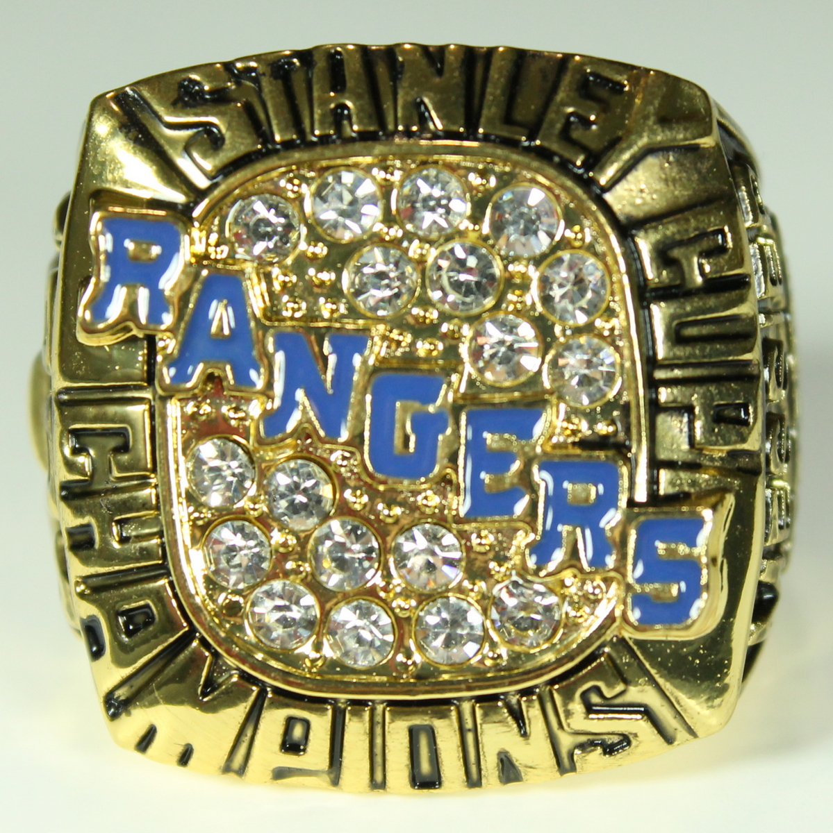 Mark Messier New York Rangers High Quality Replica 1994 Stanley Cup Championship Ring at PristineAuction.com Mark Messier New York Rangers High Quality Replica 1994 Stanley Cup Championship Ring at PristineAuction.com