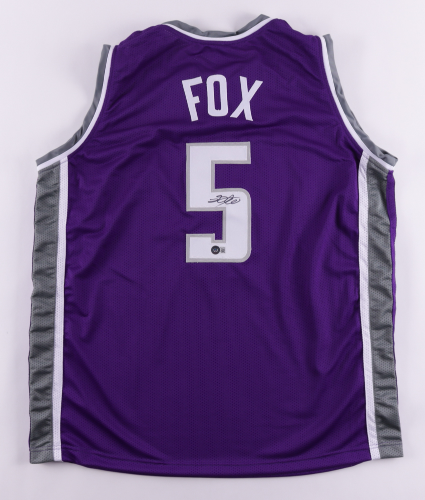 De'Aaron Fox Signed Jersey (Beckett Hologram) at PristineAuction.com De'Aaron Fox Signed Jersey (Beckett Hologram) at PristineAuction.com