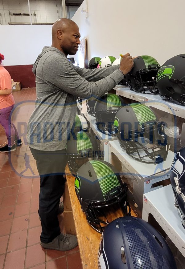 Shaun Alexander Signed Seahawks Full-Size Authentic On-Field Eclipse Alternate Speed Helmet (Radtke) at PristineAuction.com Shaun Alexander Signed Seahawks Full-Size Authentic On-Field Eclipse Alternate Speed Helmet (Radtke) at PristineAuction.com