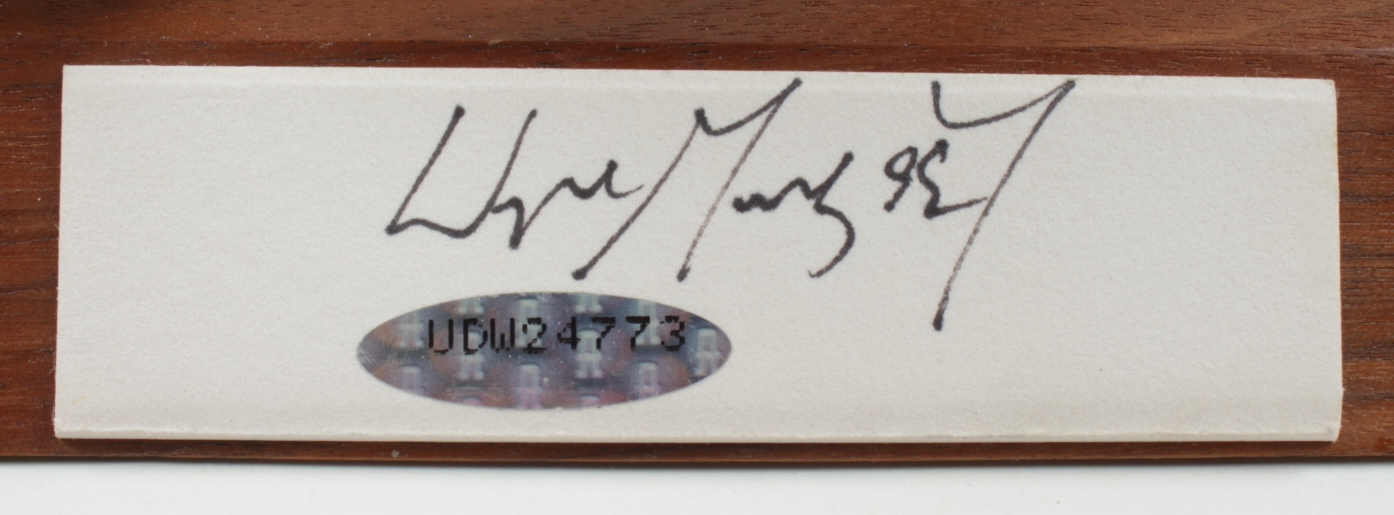 Wayne Gretzky Signed Kings 12" Salvino Statue with Original Box (UDA & Beckett) at PristineAuction.com Wayne Gretzky Signed Kings 12" Salvino Statue with Original Box (UDA & Beckett) at PristineAuction.com