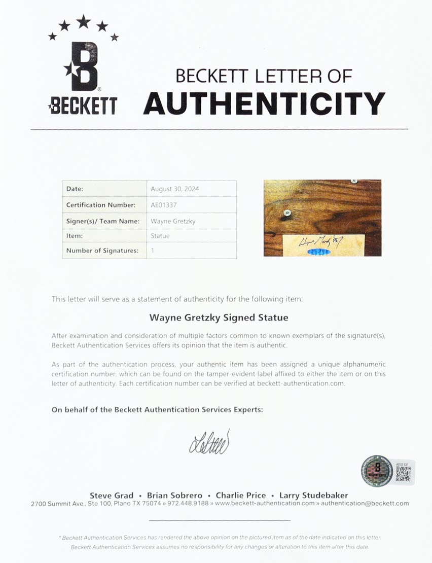 Wayne Gretzky Signed Kings 12" Salvino Statue with Original Box (UDA & Beckett) at PristineAuction.com Wayne Gretzky Signed Kings 12" Salvino Statue with Original Box (UDA & Beckett) at PristineAuction.com