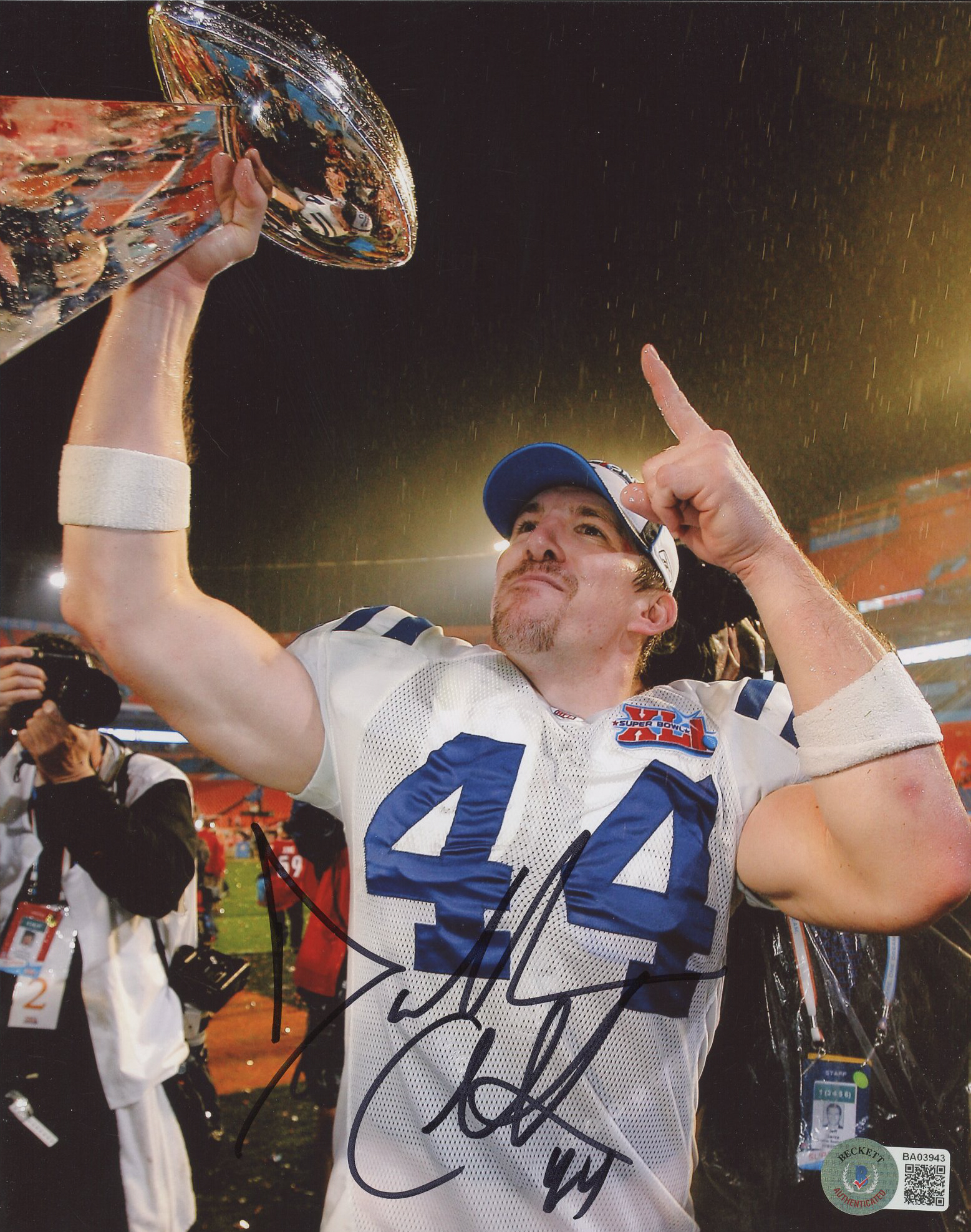 Dallas Clark Signed Colts 8x10 Photo (Beckett) at PristineAuction.com Dallas Clark Signed Colts 8x10 Photo (Beckett) at PristineAuction.com