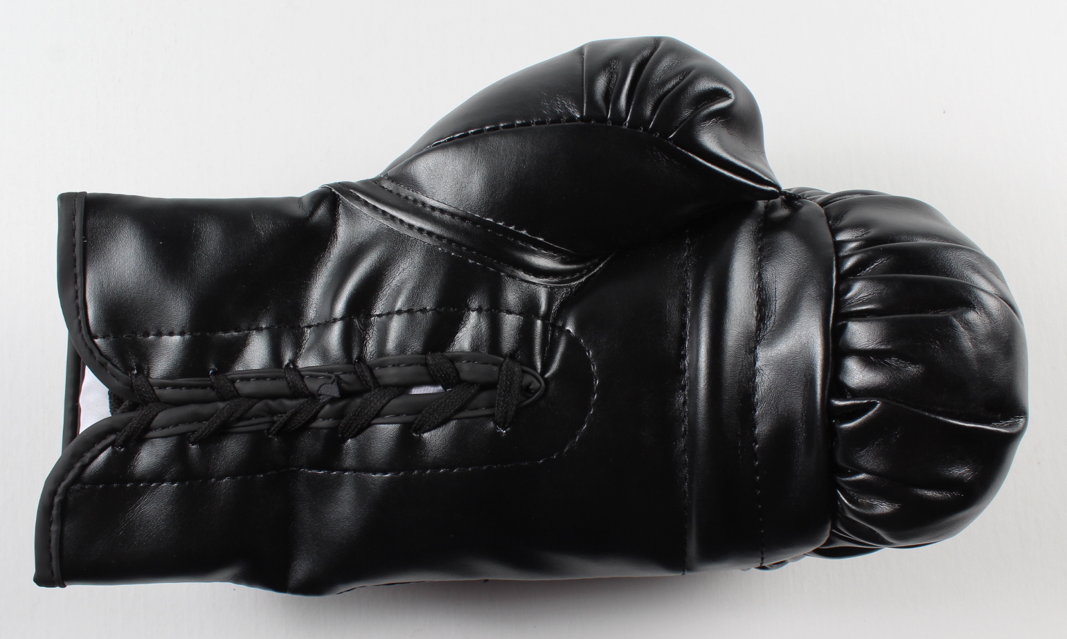 Vinny Paz Signed Everlast Boxing Glove Inscribed "5X!" (Schwartz Sports) at PristineAuction.com Vinny Paz Signed Everlast Boxing Glove Inscribed "5X!" (Schwartz Sports) at PristineAuction.com