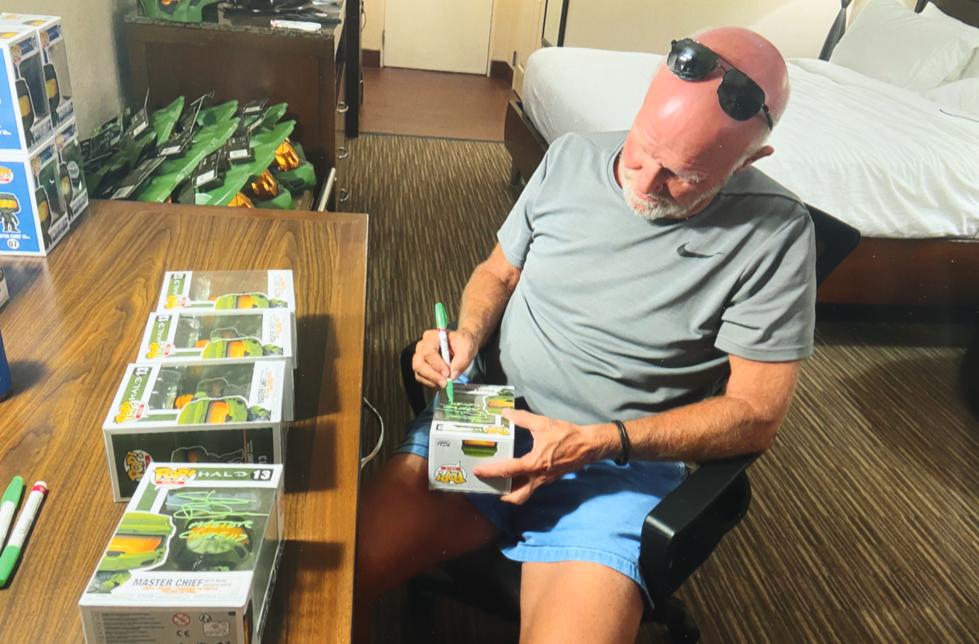 Steve Downes Signed "Halo" Master Chief with MA40 Assault Rifle #13 Funko Pop! Vinyl Figure Inscribed "Master Chief 117" (Radtke COA) at PristineAuction.com Steve Downes Signed "Halo" Master Chief with MA40 Assault Rifle #13 Funko Pop! Vinyl Figure Inscribed "Master Chief 117" (Radtke COA) at PristineAuction.com