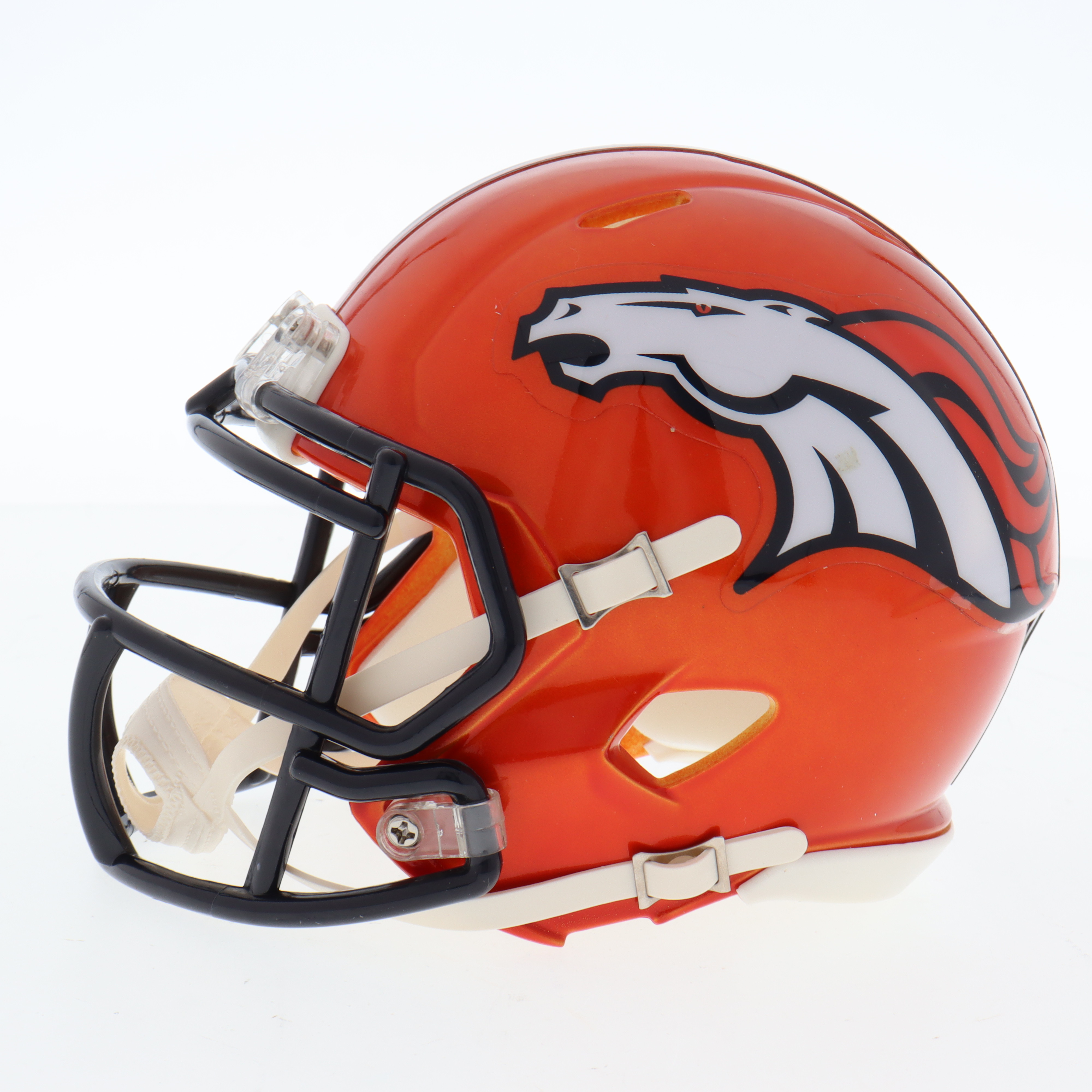 Von Miller Signed Broncos Flash Alternate Speed Mini Helmet (Beckett) at PristineAuction.com Von Miller Signed Broncos Flash Alternate Speed Mini Helmet (Beckett) at PristineAuction.com