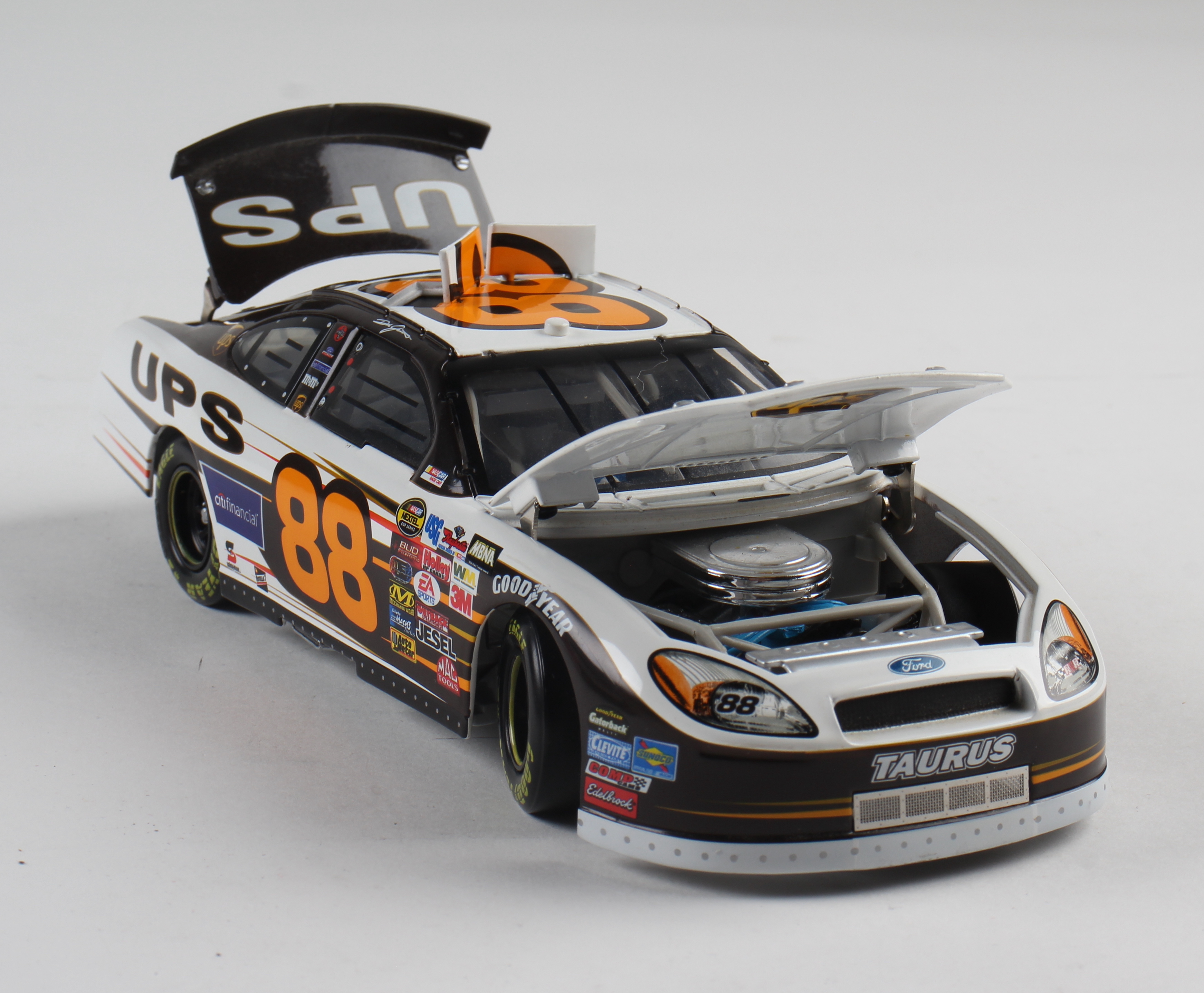 Dale Jarrett Signed LE 2005 NASCAR #88 UPS Ford Taurus - 1:24 Diecast Car (JSA COA) at PristineAuction.com Dale Jarrett Signed LE 2005 NASCAR #88 UPS Ford Taurus - 1:24 Diecast Car (JSA COA) at PristineAuction.com