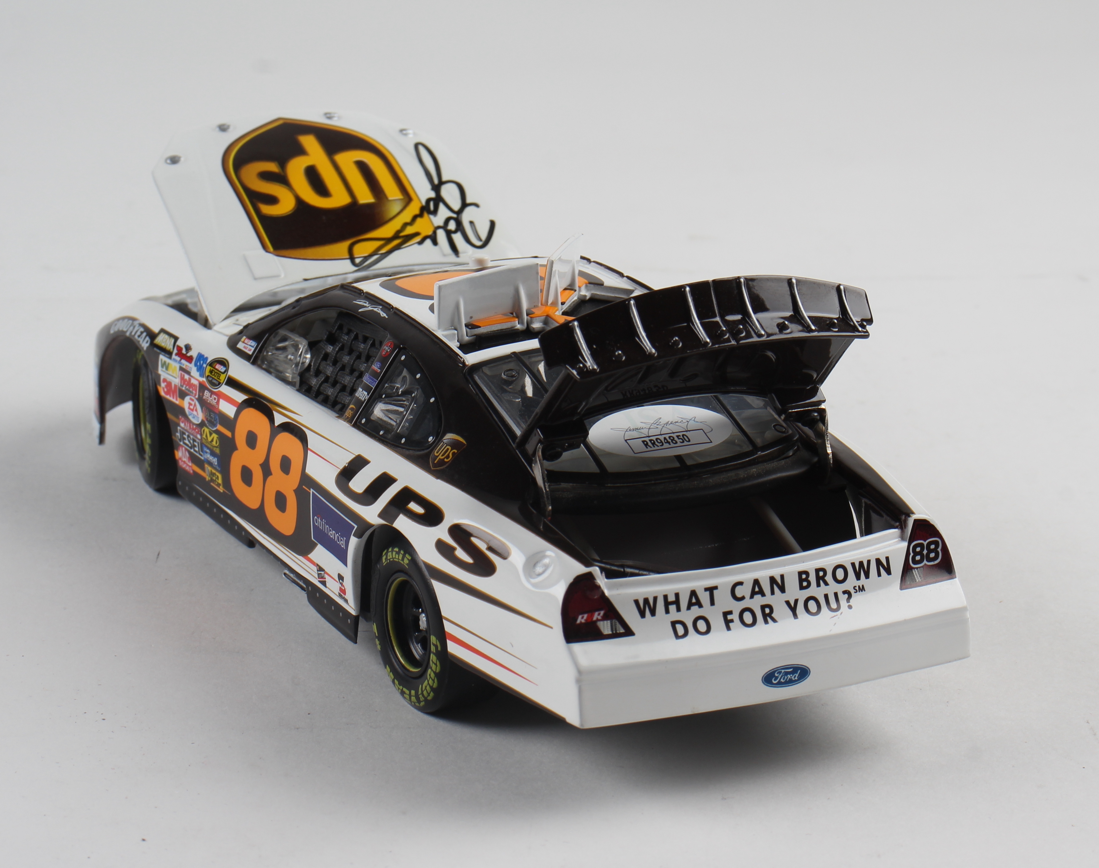 Dale Jarrett Signed LE 2005 NASCAR #88 UPS Ford Taurus - 1:24 Diecast Car (JSA COA) at PristineAuction.com Dale Jarrett Signed LE 2005 NASCAR #88 UPS Ford Taurus - 1:24 Diecast Car (JSA COA) at PristineAuction.com