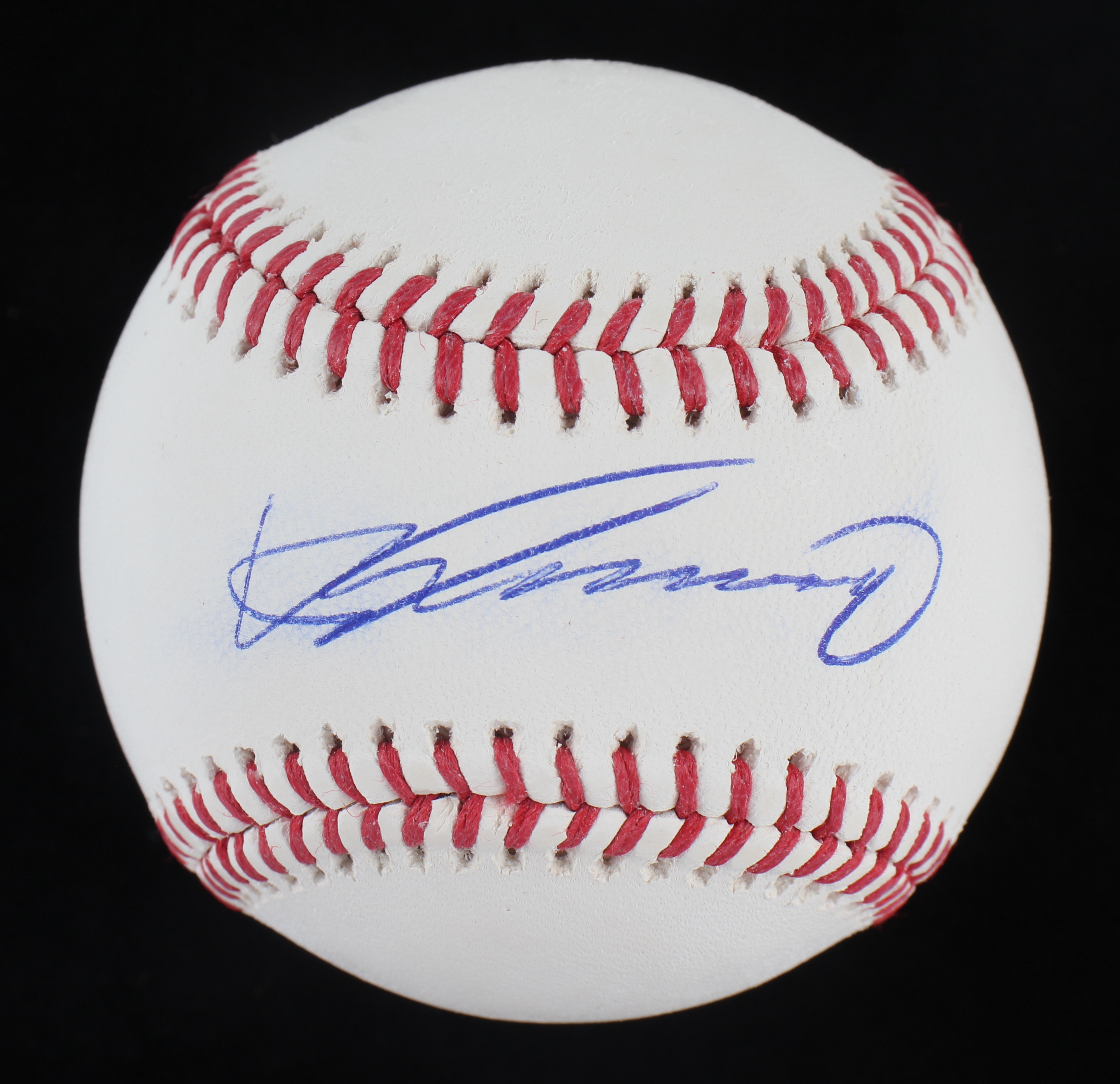 Vladimir Guerrero Sr. Signed OML Baseball (Beckett Hologram) at PristineAuction.com Vladimir Guerrero Sr. Signed OML Baseball (Beckett Hologram) at PristineAuction.com