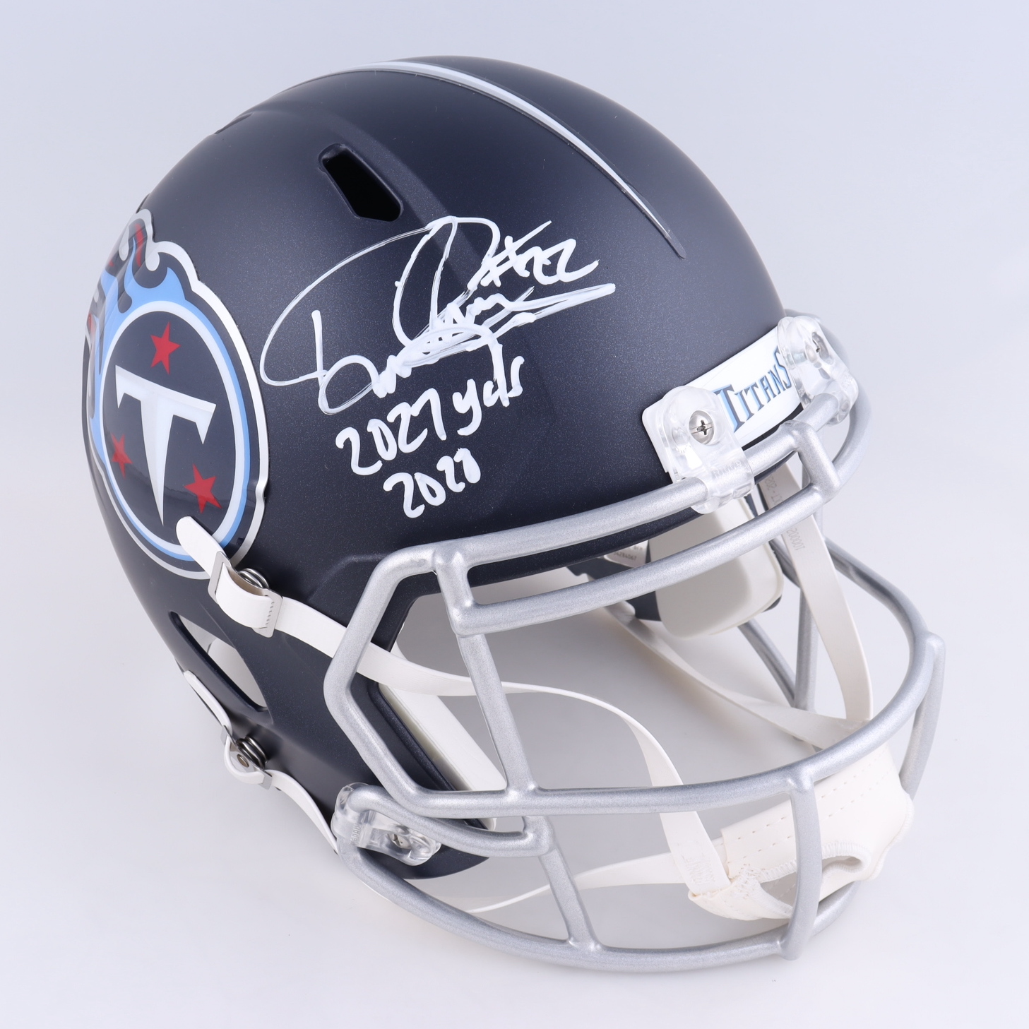 Derrick Henry Signed Titans Full-Size Speed Helmet Inscribed "2027 Yds 2020" (Beckett COA) at PristineAuction.com Derrick Henry Signed Titans Full-Size Speed Helmet Inscribed "2027 Yds 2020" (Beckett COA) at PristineAuction.com
