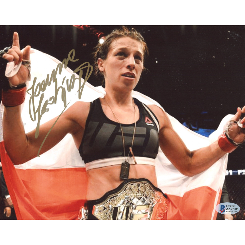 Joanna Jedrzejczyk Signed UFC 8x10 Photo (Beckett COA) | Pristine Auction