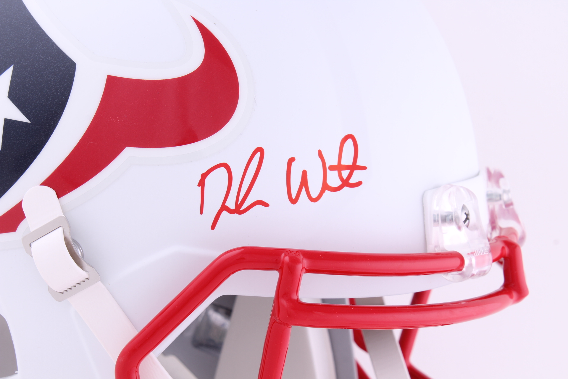 Deshaun Watson Signed Texans Full-Size Matte White Speed Helmet (Beckett COA) at PristineAuction.com Deshaun Watson Signed Texans Full-Size Matte White Speed Helmet (Beckett COA) at PristineAuction.com