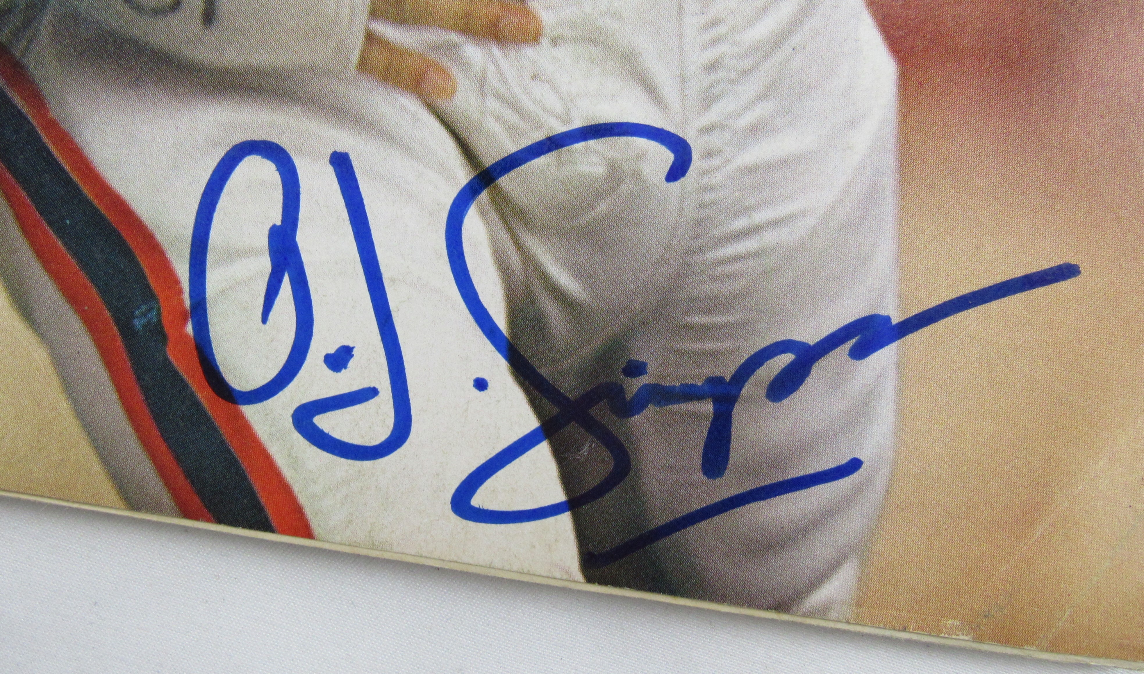 O.J. Simpson Signed 1973 "Sports Illustrated" Magazine (JSA Hologram) at PristineAuction.com O.J. Simpson Signed 1973 "Sports Illustrated" Magazine (JSA Hologram) at PristineAuction.com