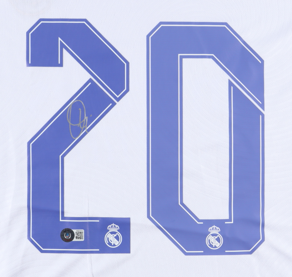 Vinicius Junior Signed Real Madrid Jersey (Beckett Hologram) at PristineAuction.com Vinicius Junior Signed Real Madrid Jersey (Beckett Hologram) at PristineAuction.com