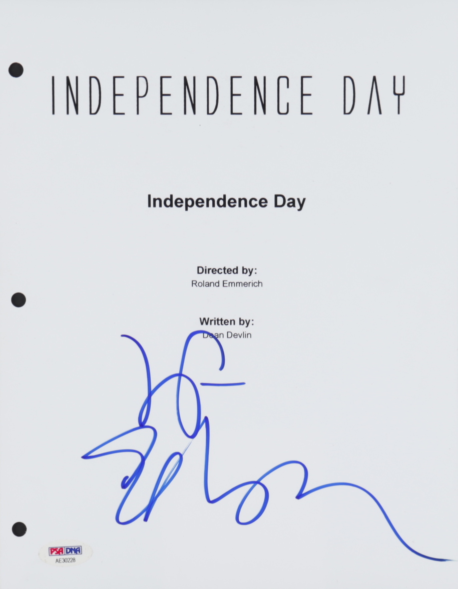 Jeff Goldblum Signed "Independence Day" Movie Script Cover (PSA Hologram) at PristineAuction.com Jeff Goldblum Signed "Independence Day" Movie Script Cover (PSA Hologram) at PristineAuction.com