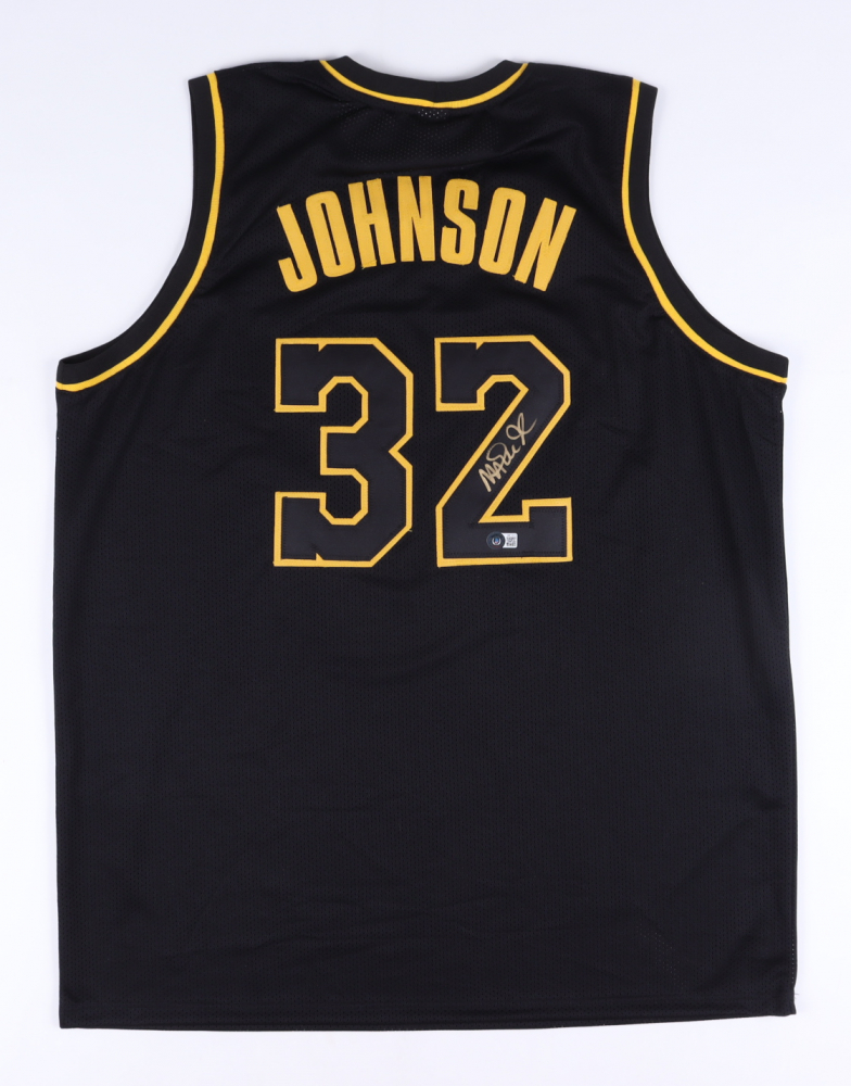 Magic Johnson Signed Jersey (Beckett) Pristine Auction