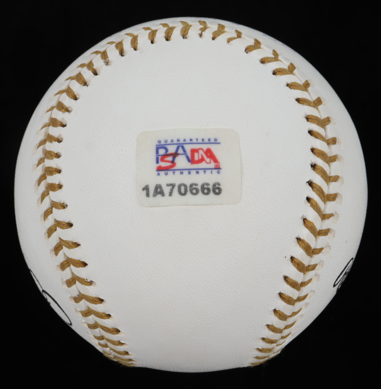 Hank Aaron Signed Gold Glove Award Baseball Inscribed "58 - 60" (PSA Hologram) at PristineAuction.com Hank Aaron Signed Gold Glove Award Baseball Inscribed "58 - 60" (PSA Hologram) at PristineAuction.com