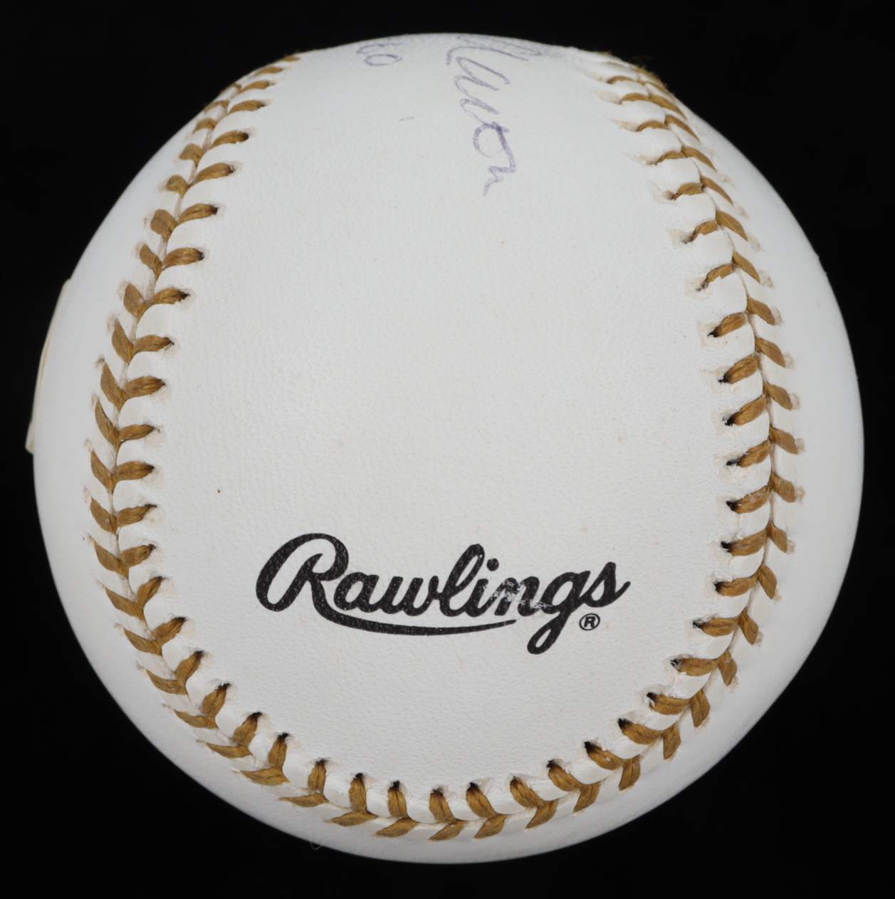 Hank Aaron Signed Gold Glove Award Baseball Inscribed "58 - 60" (PSA Hologram) at PristineAuction.com Hank Aaron Signed Gold Glove Award Baseball Inscribed "58 - 60" (PSA Hologram) at PristineAuction.com